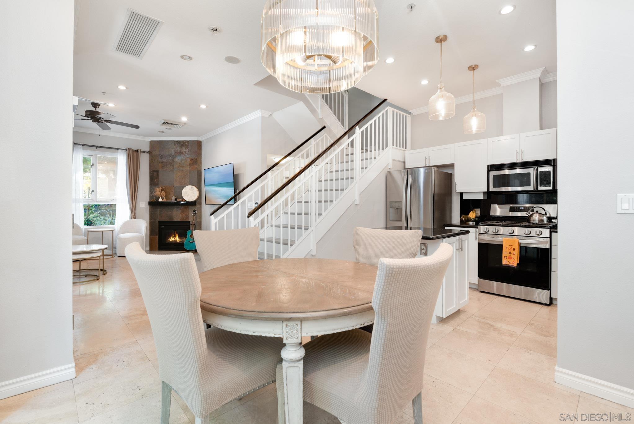 Detail Gallery Image 2 of 40 For 1277  Kettner Blvd  #102,  San Diego,  CA 92101 - 2 Beds | 2/1 Baths