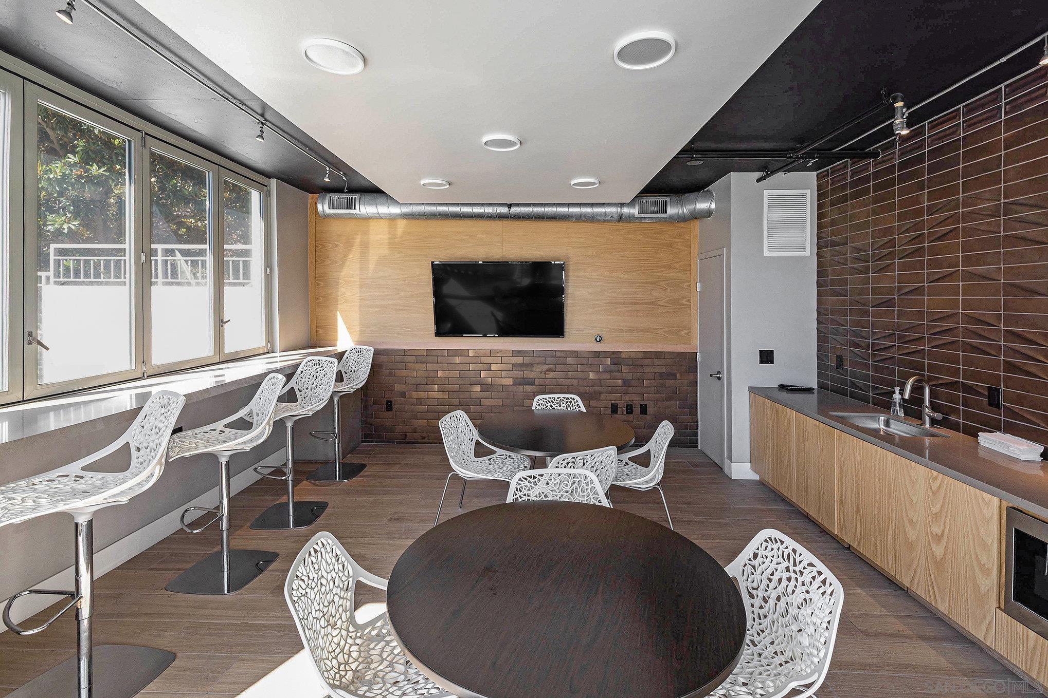 Detail Gallery Image 34 of 40 For 1277  Kettner Blvd  #102,  San Diego,  CA 92101 - 2 Beds | 2/1 Baths