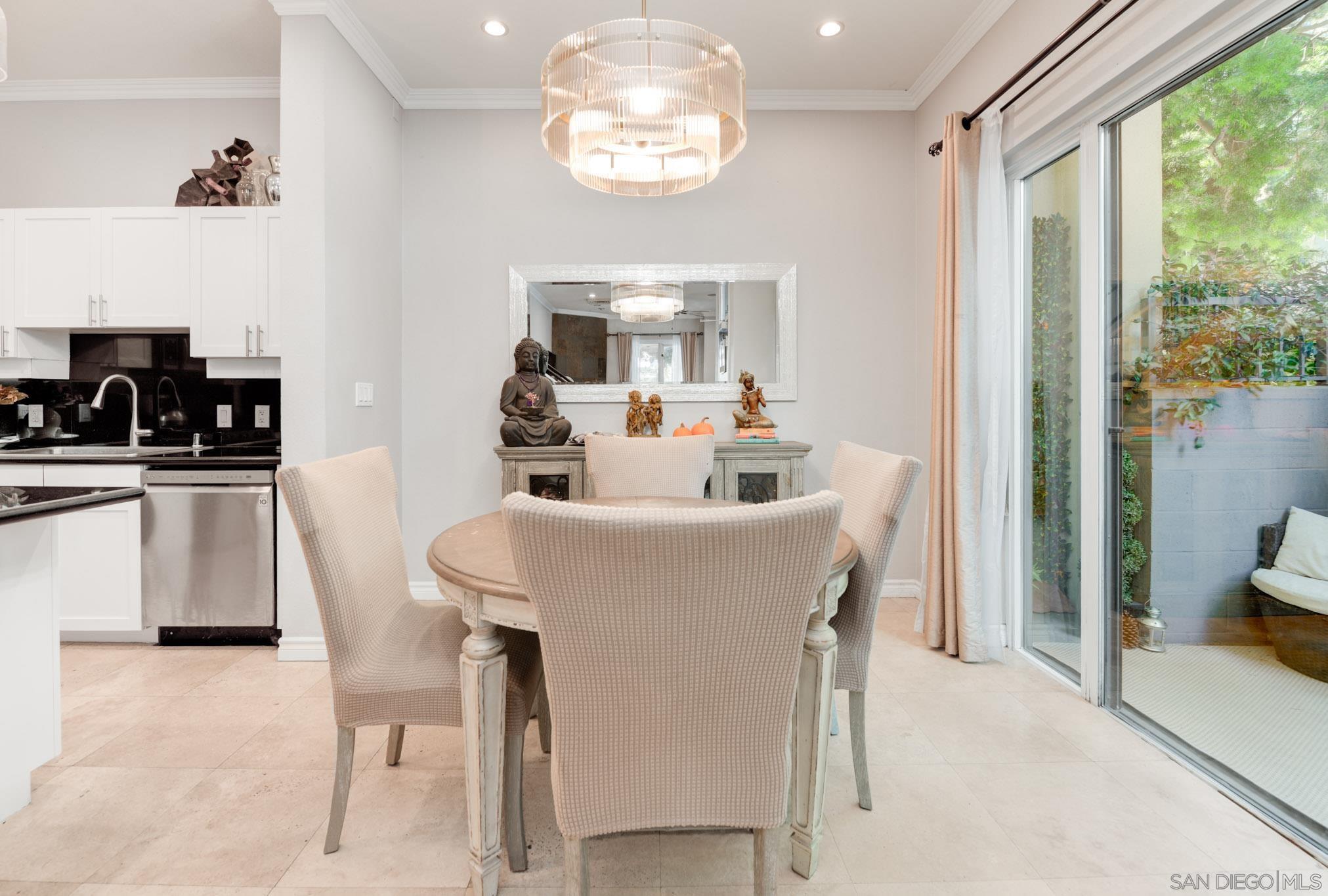 Detail Gallery Image 7 of 40 For 1277  Kettner Blvd  #102,  San Diego,  CA 92101 - 2 Beds | 2/1 Baths