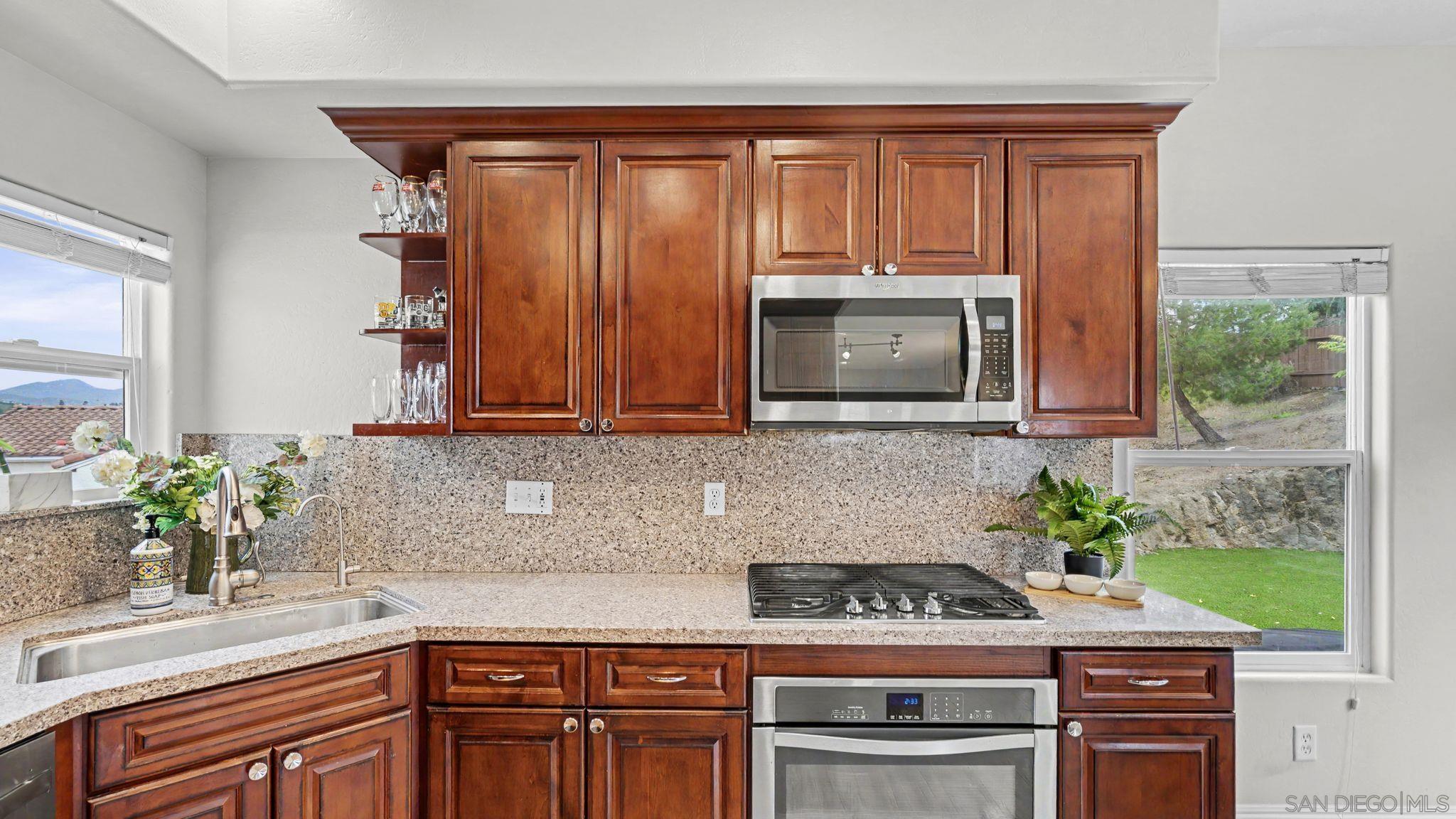 Detail Gallery Image 13 of 47 For 2042  Cherokee Lane, Escondido,  CA 92026 - 5 Beds | 2/1 Baths