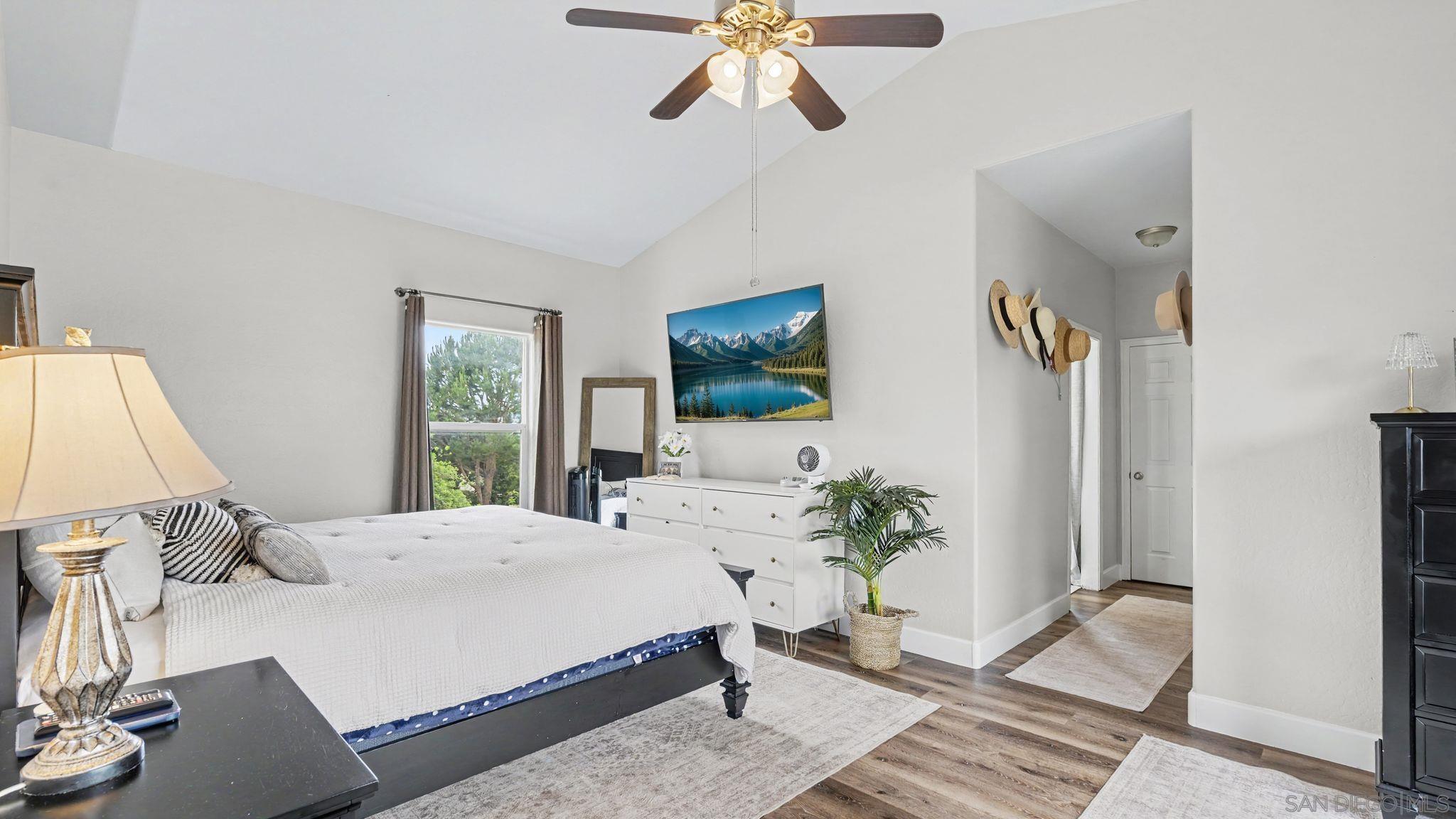 Detail Gallery Image 17 of 47 For 2042  Cherokee Lane, Escondido,  CA 92026 - 5 Beds | 2/1 Baths