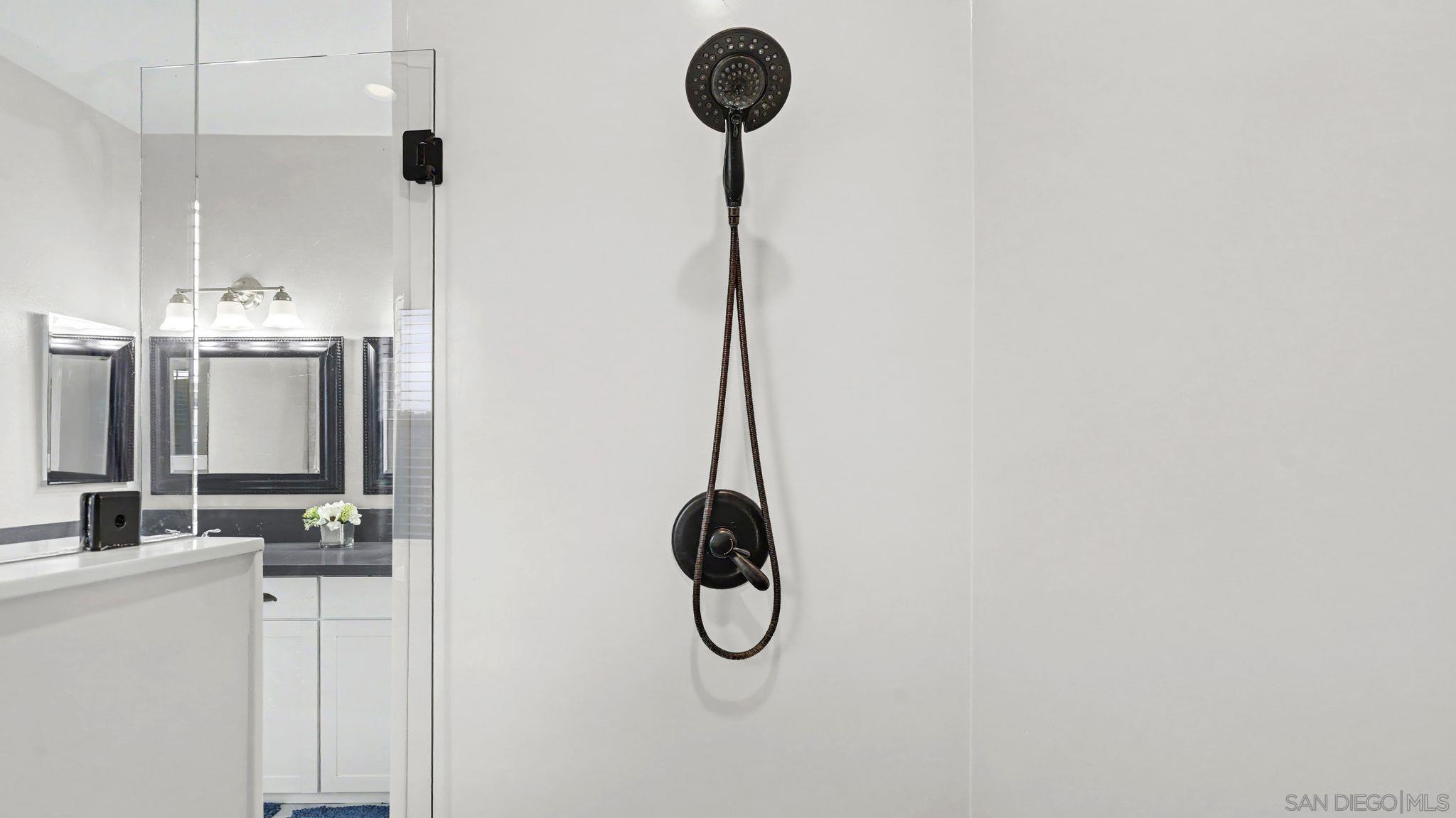 Detail Gallery Image 24 of 47 For 2042  Cherokee Lane, Escondido,  CA 92026 - 5 Beds | 2/1 Baths