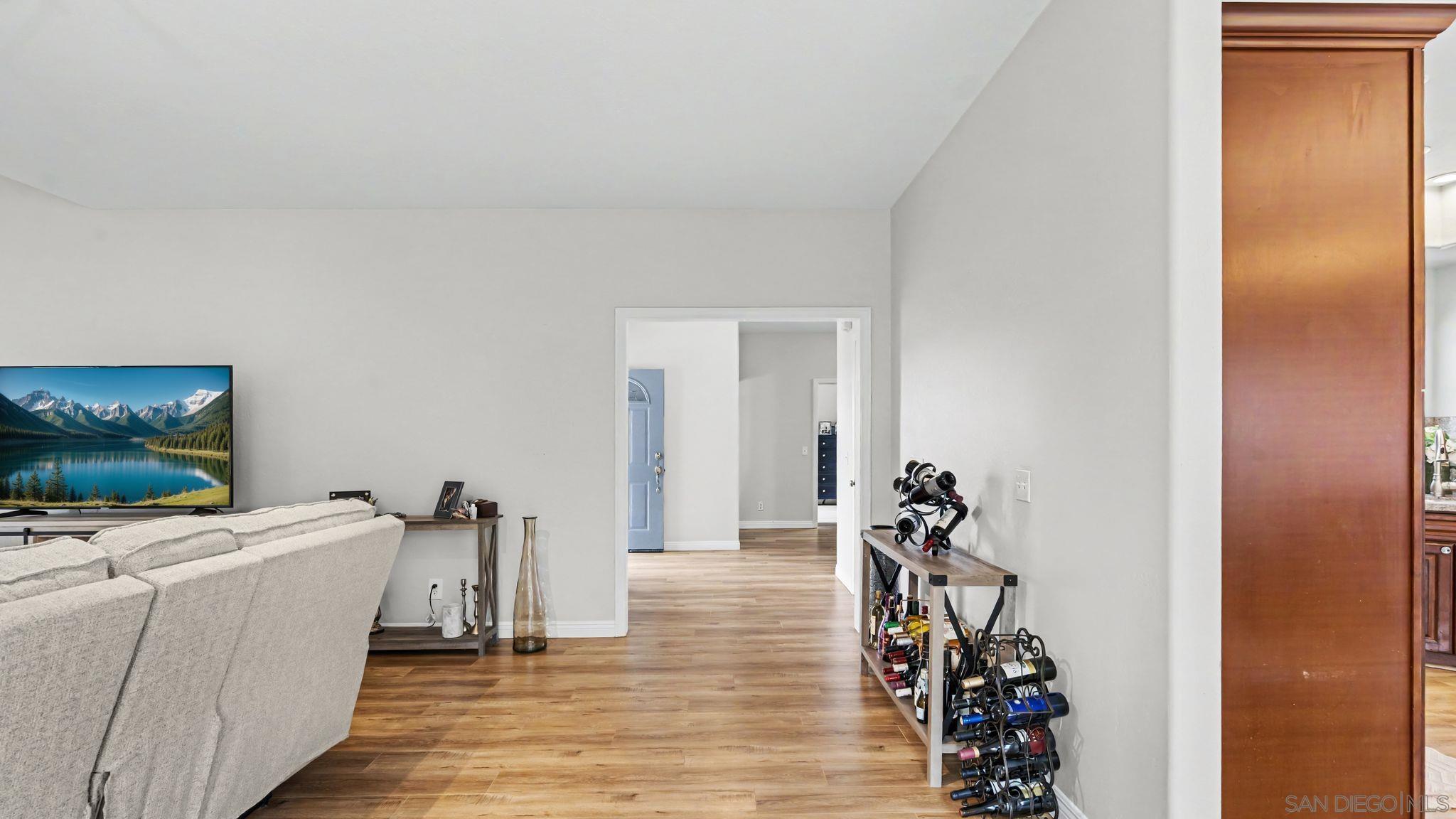 Detail Gallery Image 6 of 47 For 2042  Cherokee Lane, Escondido,  CA 92026 - 5 Beds | 2/1 Baths