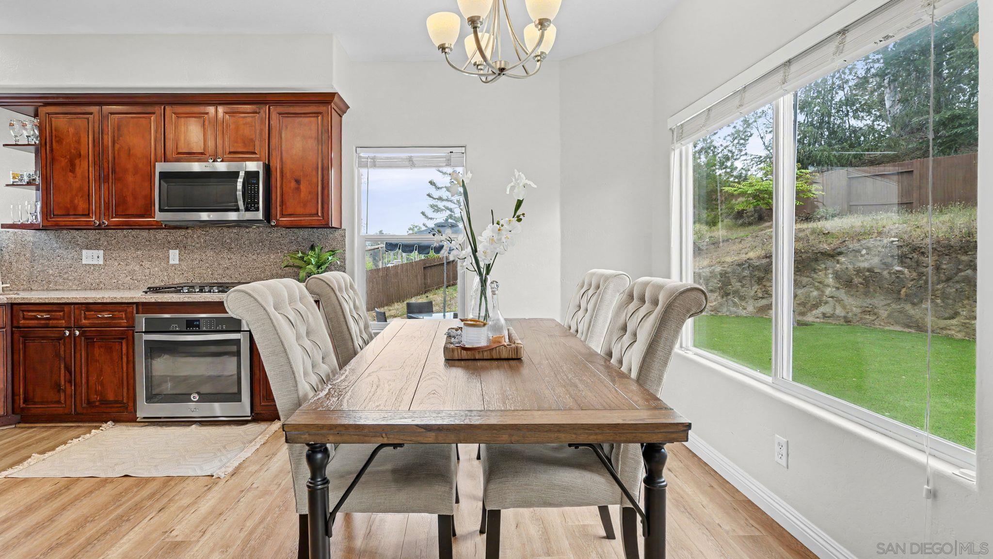 Detail Gallery Image 10 of 47 For 2042  Cherokee Lane, Escondido,  CA 92026 - 5 Beds | 2/1 Baths