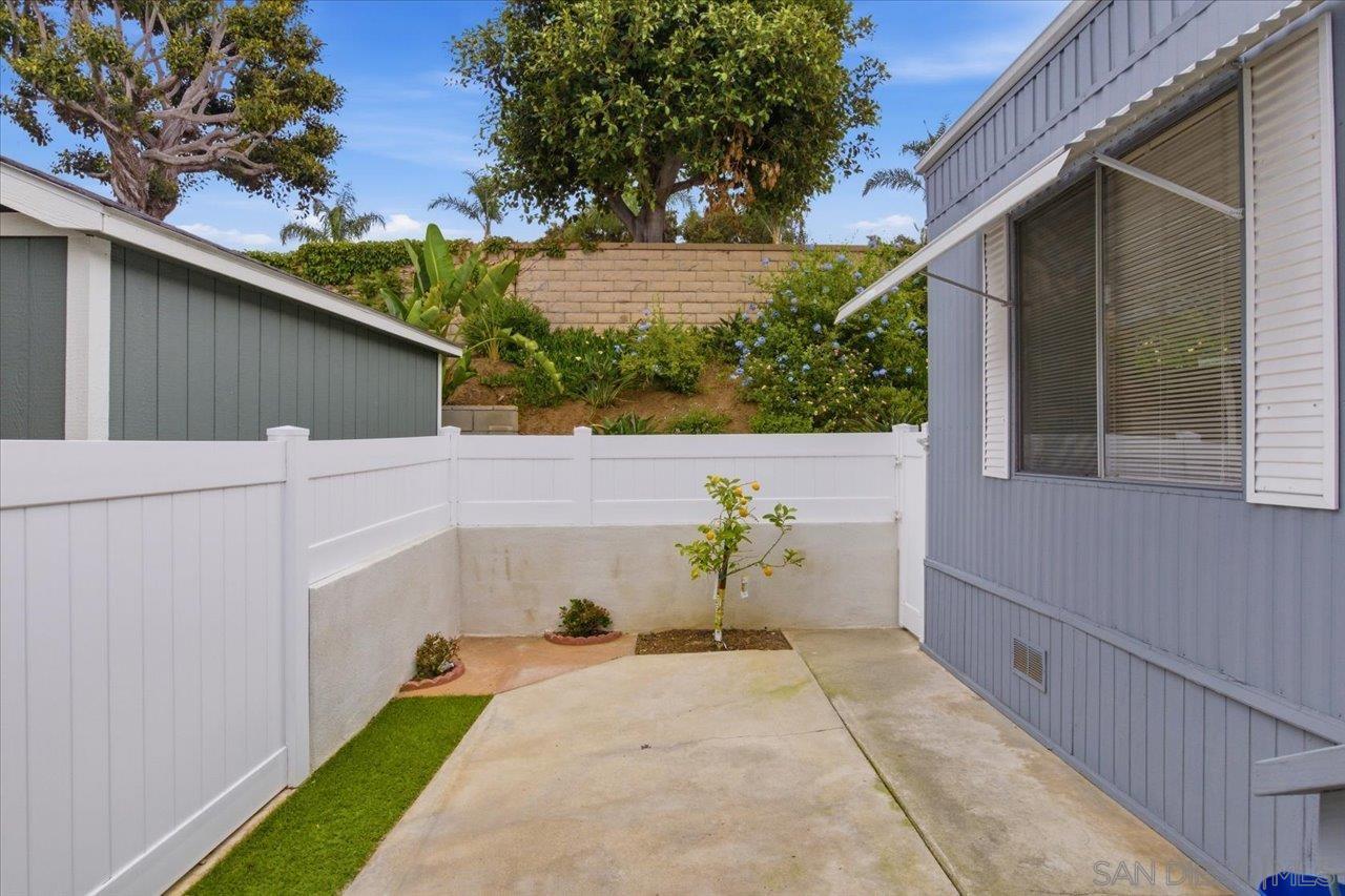 Detail Gallery Image 16 of 44 For 7026  San Bartolo Street  #18,  Carlsbad,  CA 92011 - 2 Beds | 2 Baths