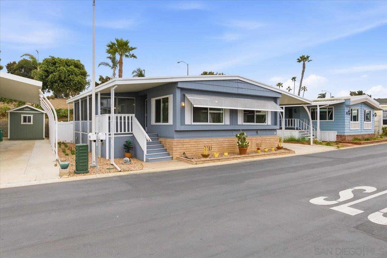 Detail Gallery Image 3 of 44 For 7026  San Bartolo Street  #18,  Carlsbad,  CA 92011 - 2 Beds | 2 Baths