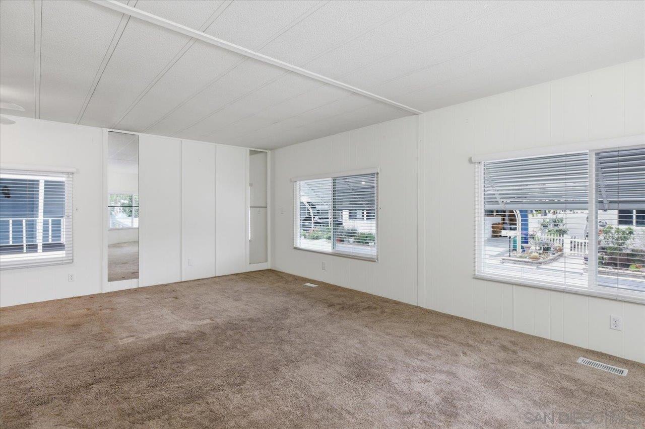 Detail Gallery Image 4 of 44 For 7026  San Bartolo Street  #18,  Carlsbad,  CA 92011 - 2 Beds | 2 Baths