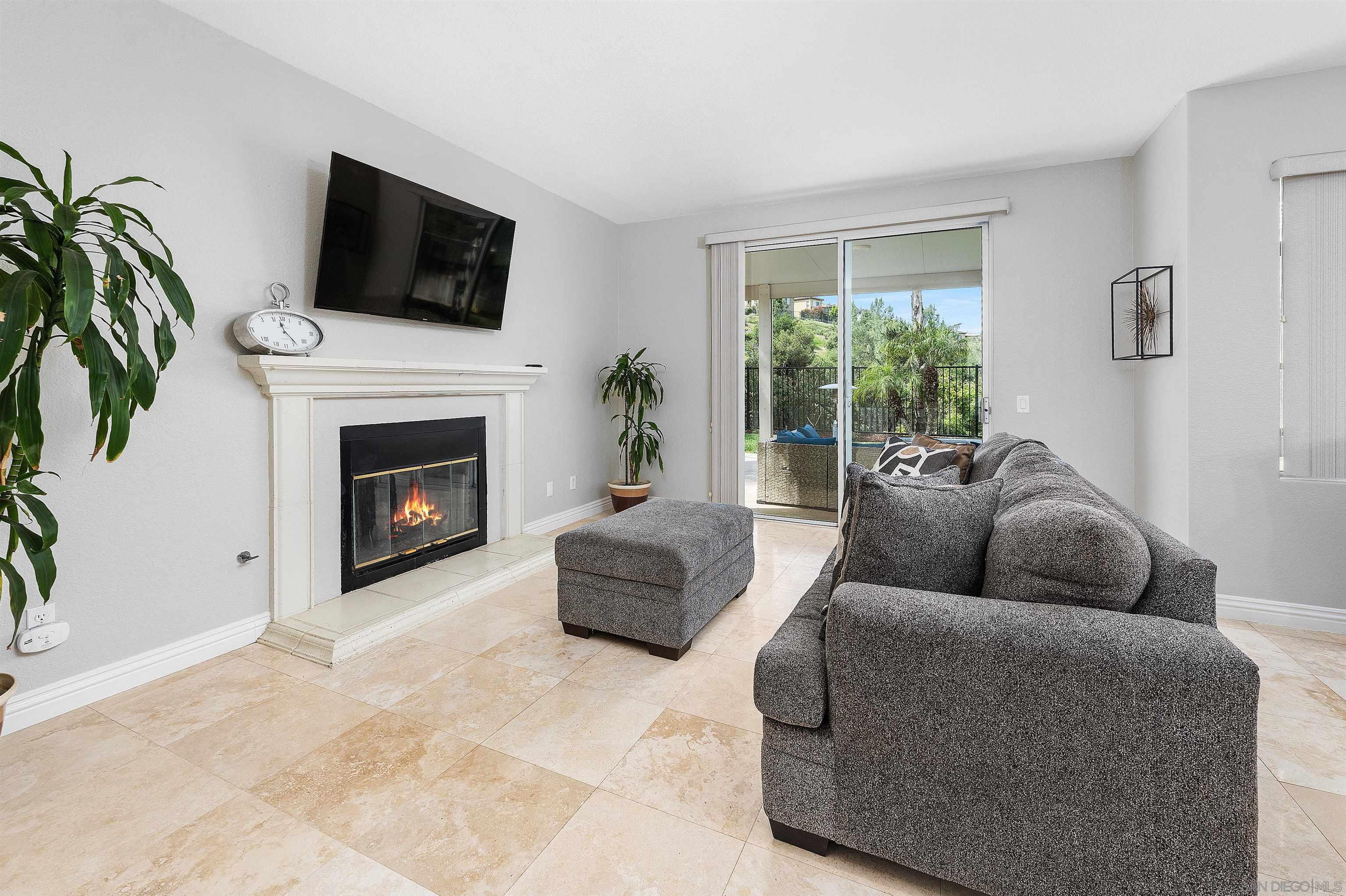 Detail Gallery Image 18 of 44 For 1571  Corte Daniel, Oceanside,  CA 92056 - 4 Beds | 2/1 Baths