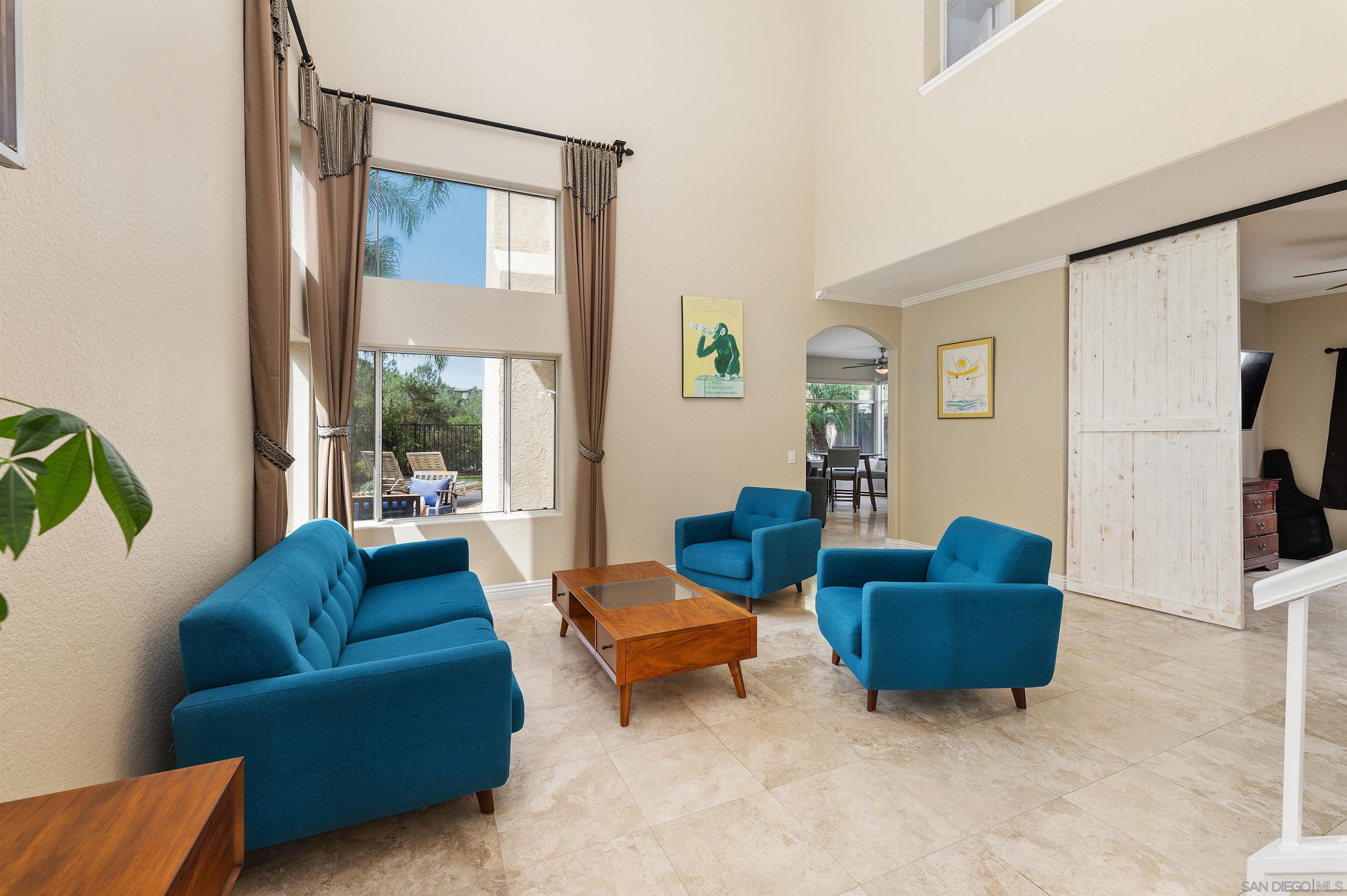 Detail Gallery Image 8 of 44 For 1571  Corte Daniel, Oceanside,  CA 92056 - 4 Beds | 2/1 Baths