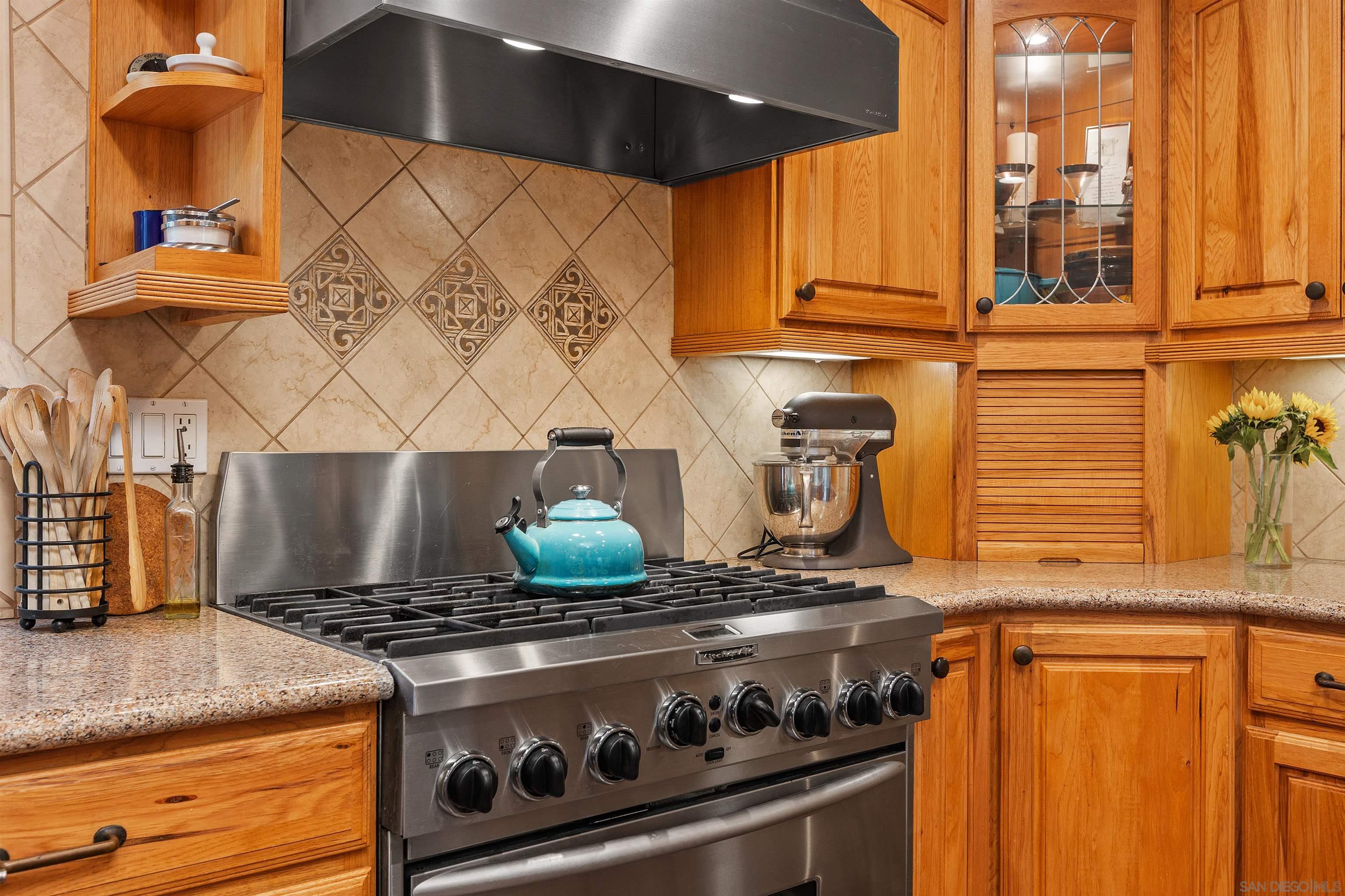 Detail Gallery Image 13 of 32 For 10470  Orozco, San Diego,  CA 92124 - 4 Beds | 2/1 Baths