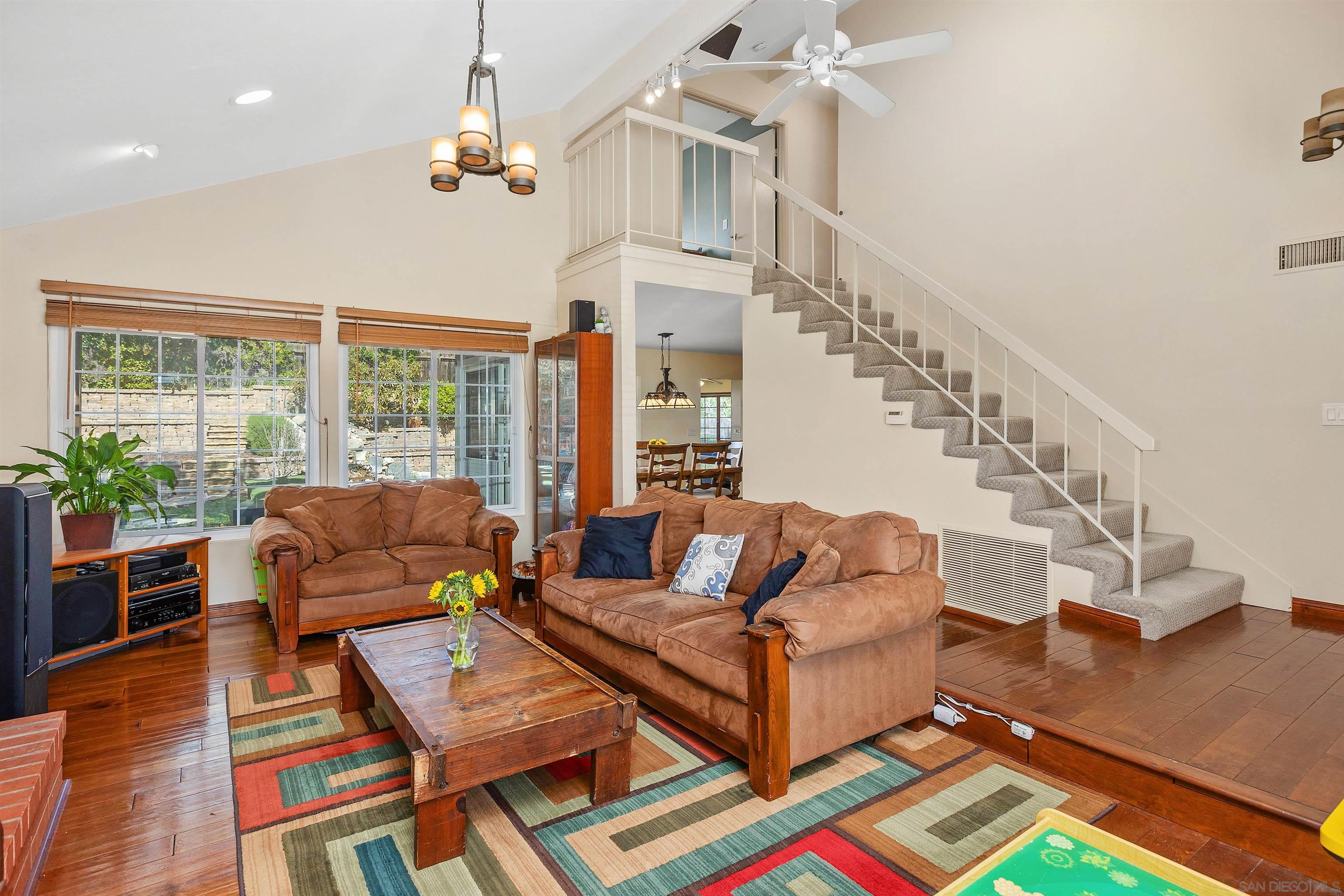 Detail Gallery Image 4 of 32 For 10470  Orozco, San Diego,  CA 92124 - 4 Beds | 2/1 Baths