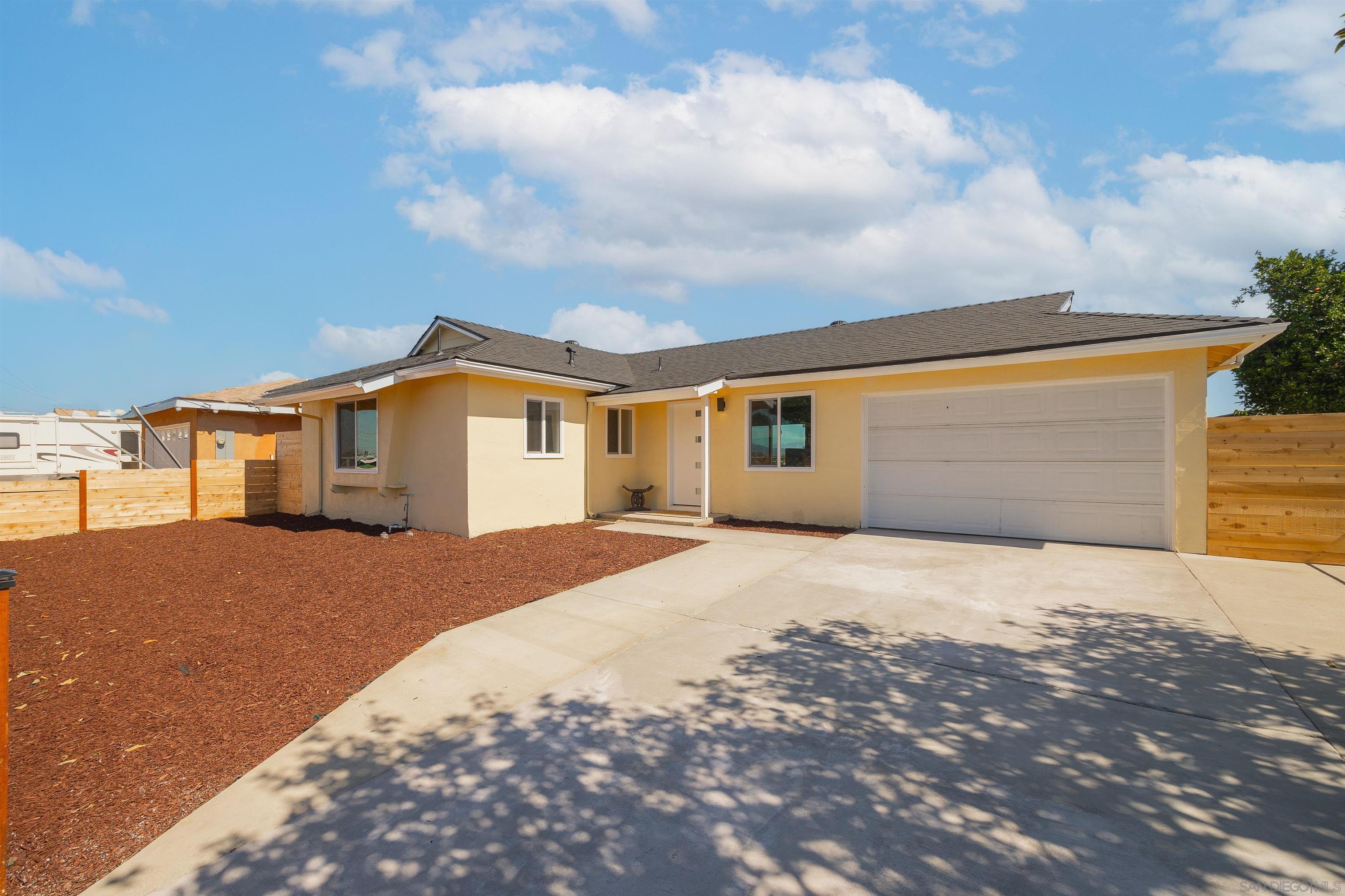 Detail Gallery Image 2 of 43 For 327  Sunswept Street, San Diego,  CA 92114 - 3 Beds | 2 Baths