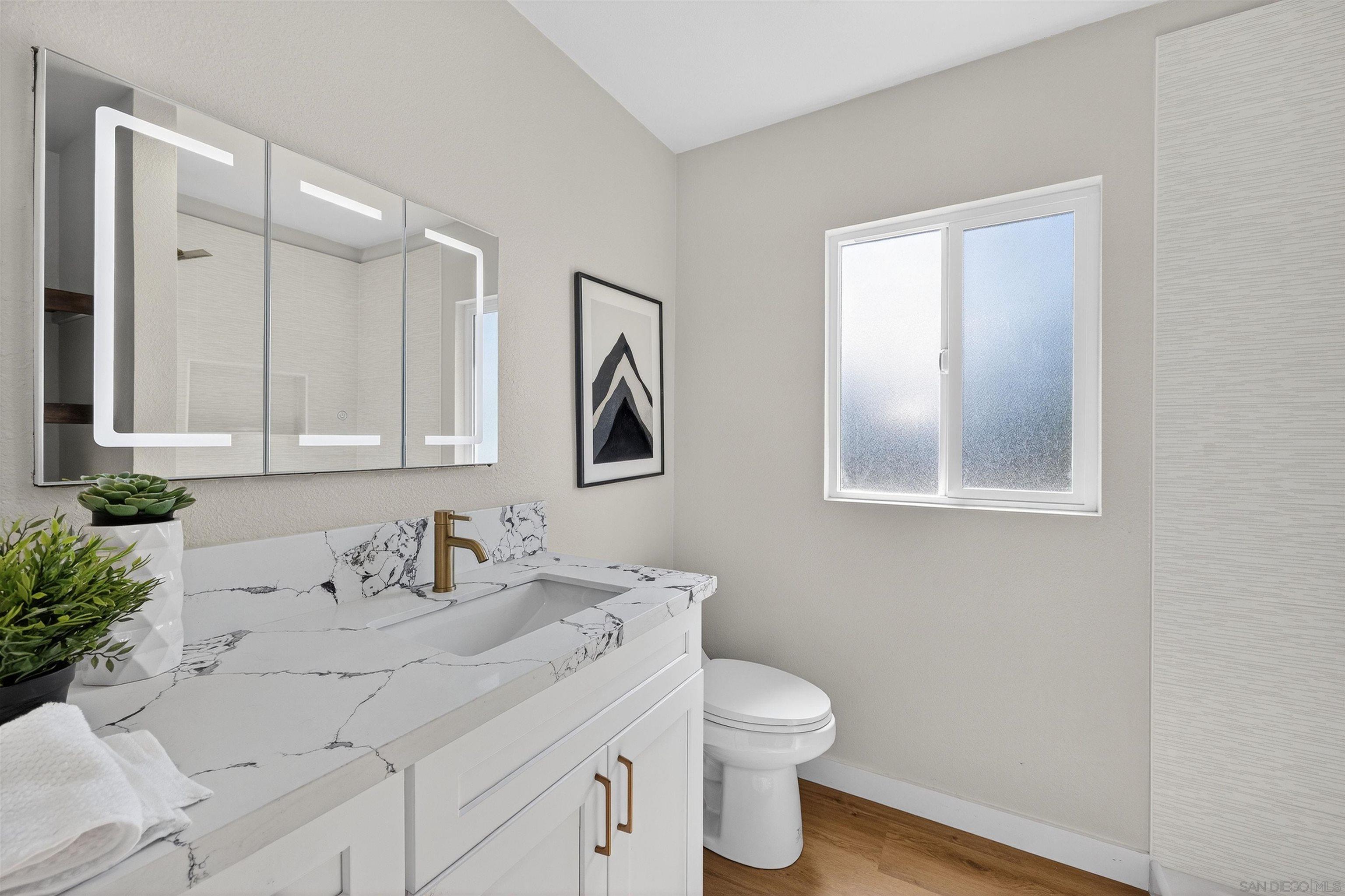 Detail Gallery Image 11 of 43 For 327  Sunswept Street, San Diego,  CA 92114 - 3 Beds | 2 Baths