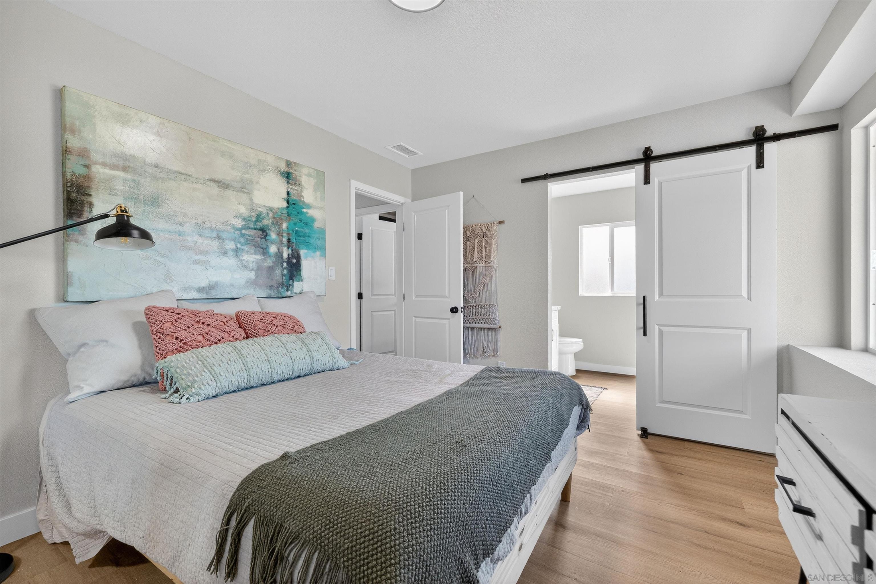 Detail Gallery Image 14 of 43 For 327  Sunswept Street, San Diego,  CA 92114 - 3 Beds | 2 Baths