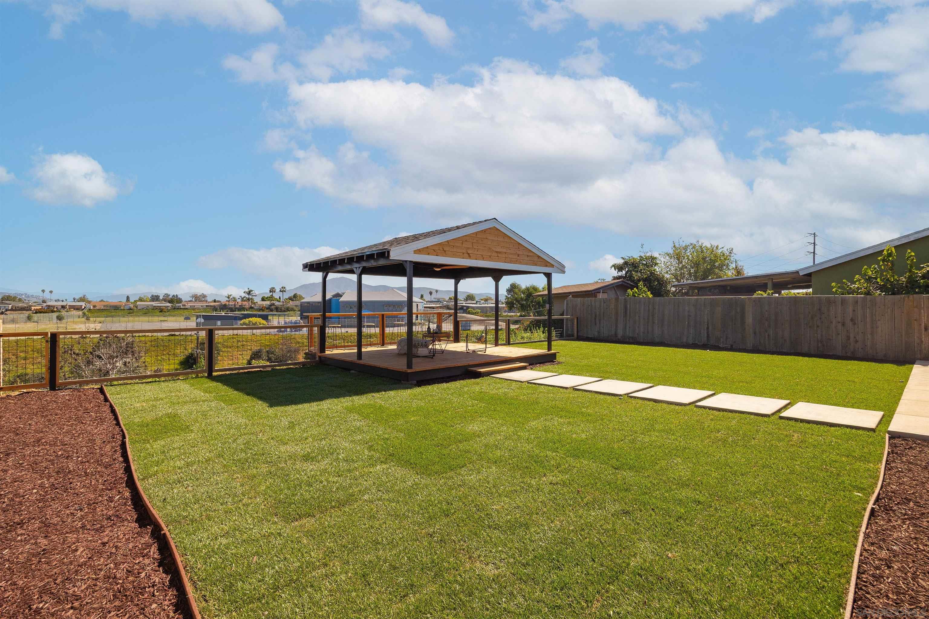 Detail Gallery Image 27 of 43 For 327  Sunswept Street, San Diego,  CA 92114 - 3 Beds | 2 Baths