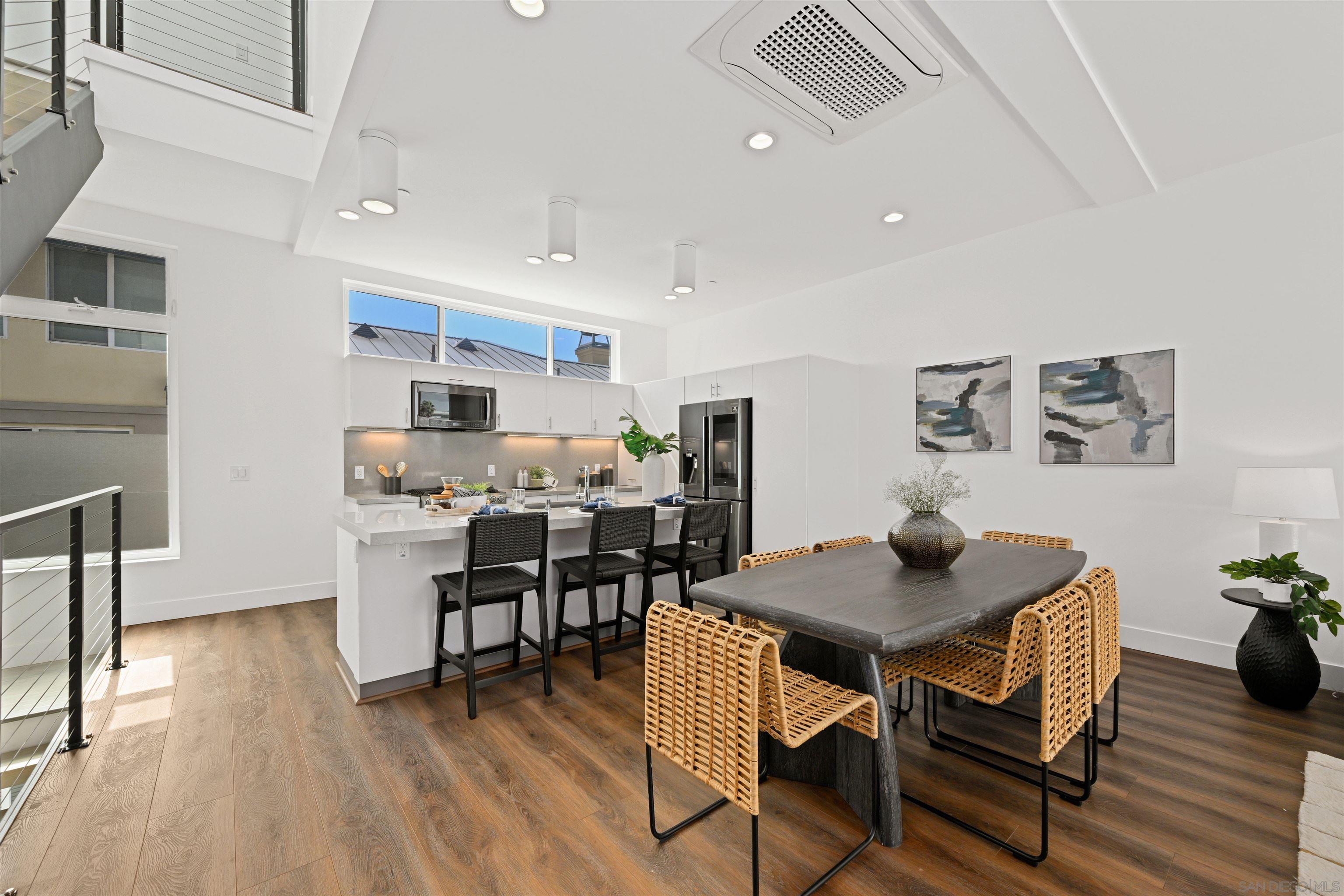 Detail Gallery Image 15 of 30 For 4079  1st Ave  #4,  San Diego,  CA 92103 - 3 Beds | 2/1 Baths