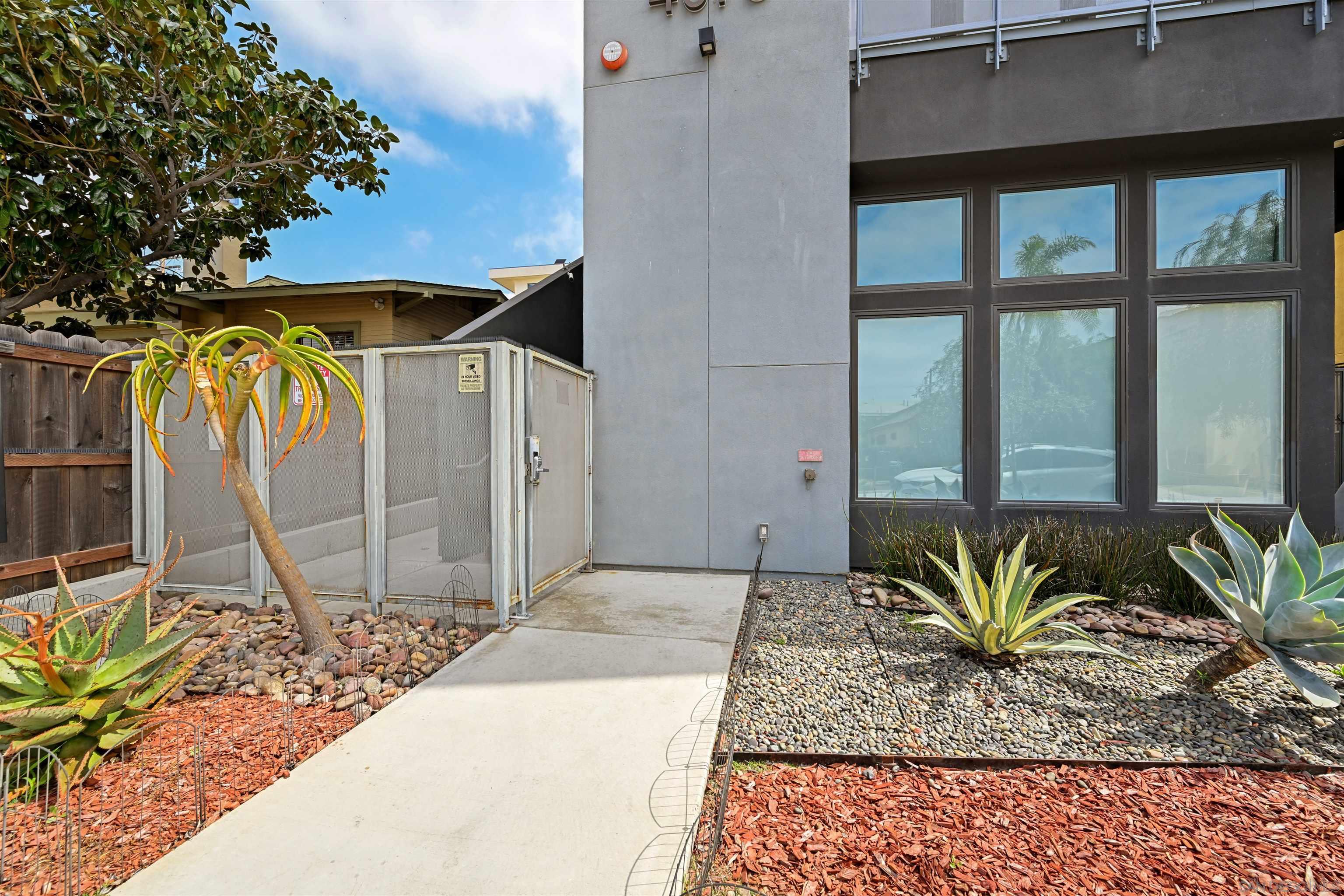 Detail Gallery Image 3 of 30 For 4079  1st Ave  #4,  San Diego,  CA 92103 - 3 Beds | 2/1 Baths