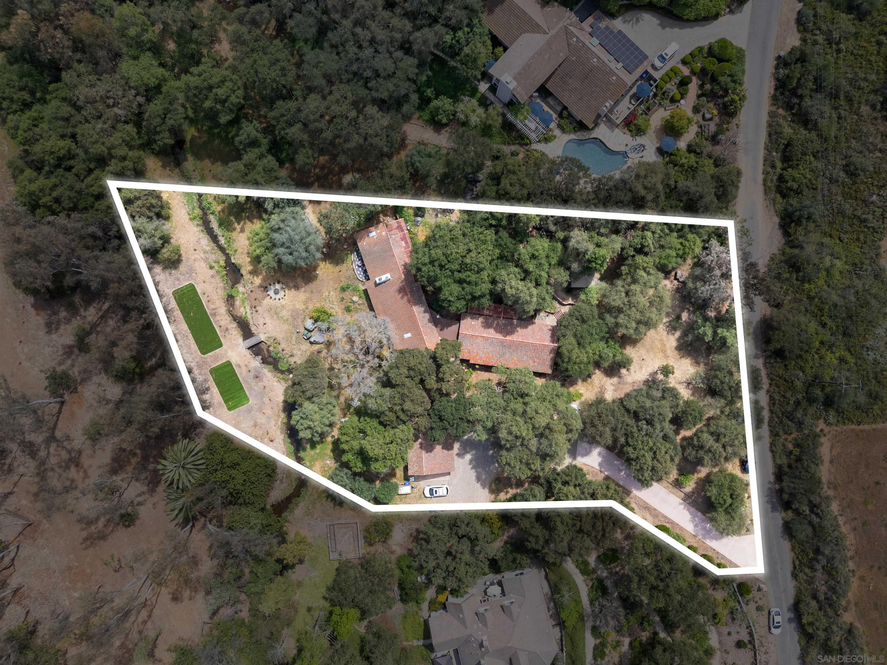 Detail Gallery Image 2 of 37 For 16257  Oak Creek Trl, Poway,  CA 92064 - 4 Beds | 2/1 Baths