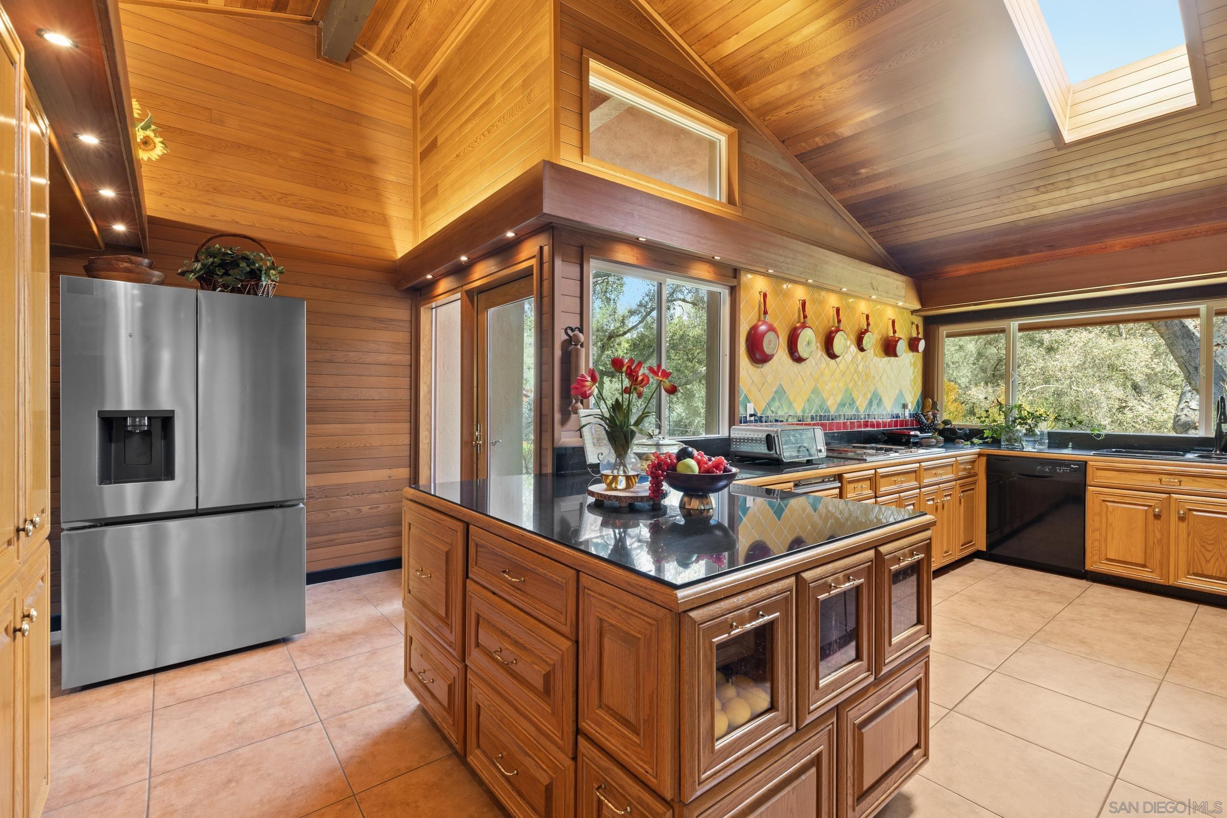 Detail Gallery Image 11 of 37 For 16257  Oak Creek Trl, Poway,  CA 92064 - 4 Beds | 2/1 Baths