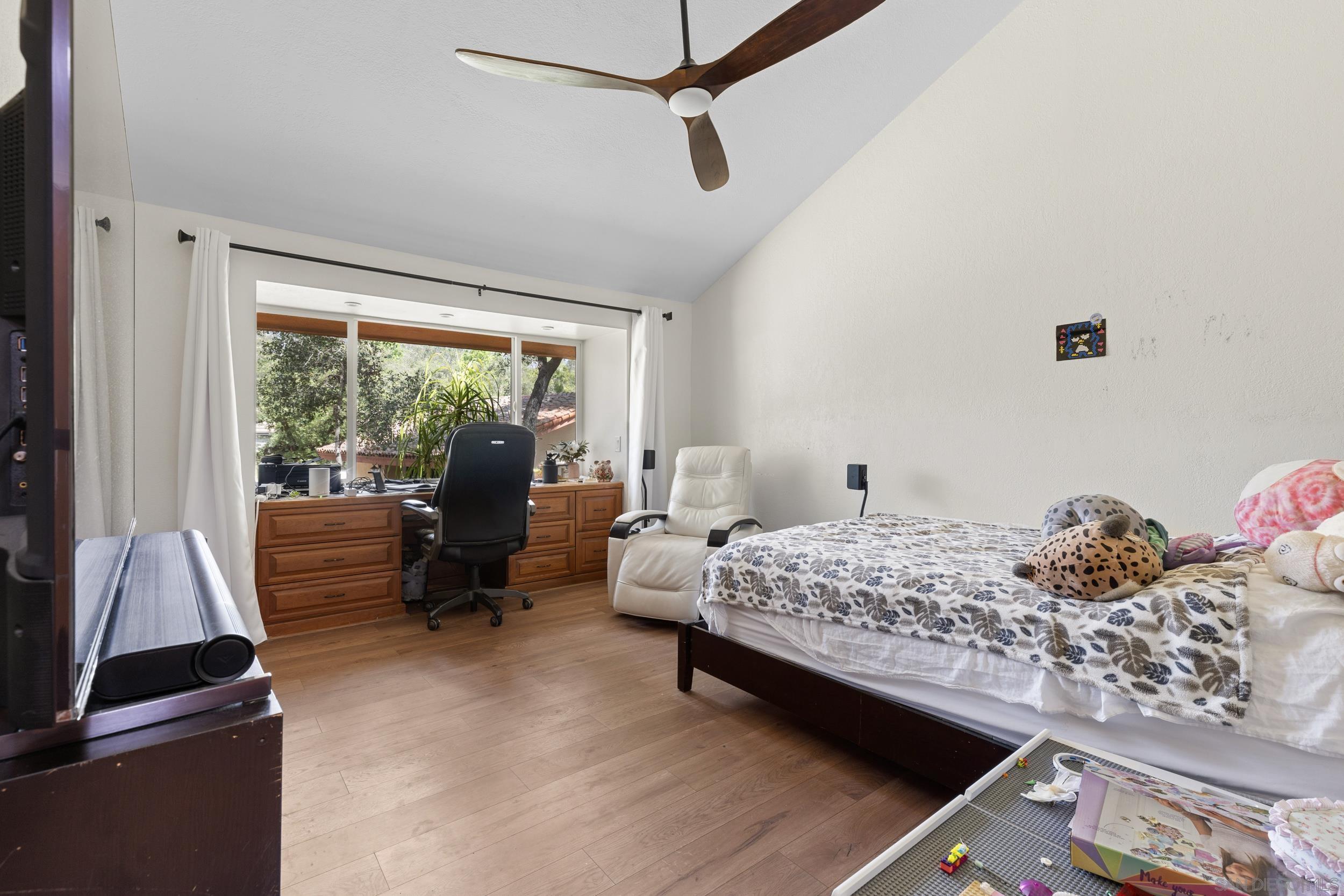 Detail Gallery Image 19 of 37 For 16257  Oak Creek Trl, Poway,  CA 92064 - 4 Beds | 2/1 Baths