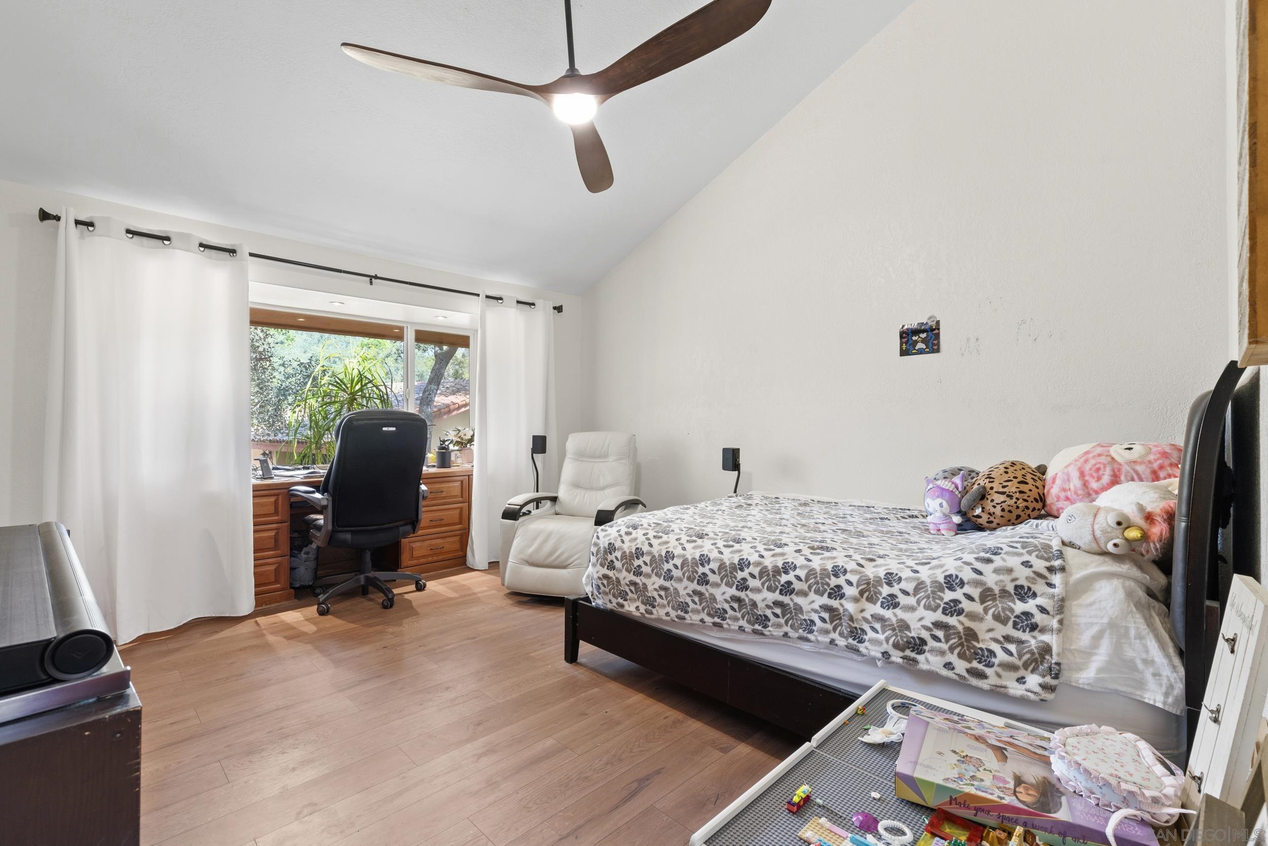 Detail Gallery Image 20 of 37 For 16257  Oak Creek Trl, Poway,  CA 92064 - 4 Beds | 2/1 Baths