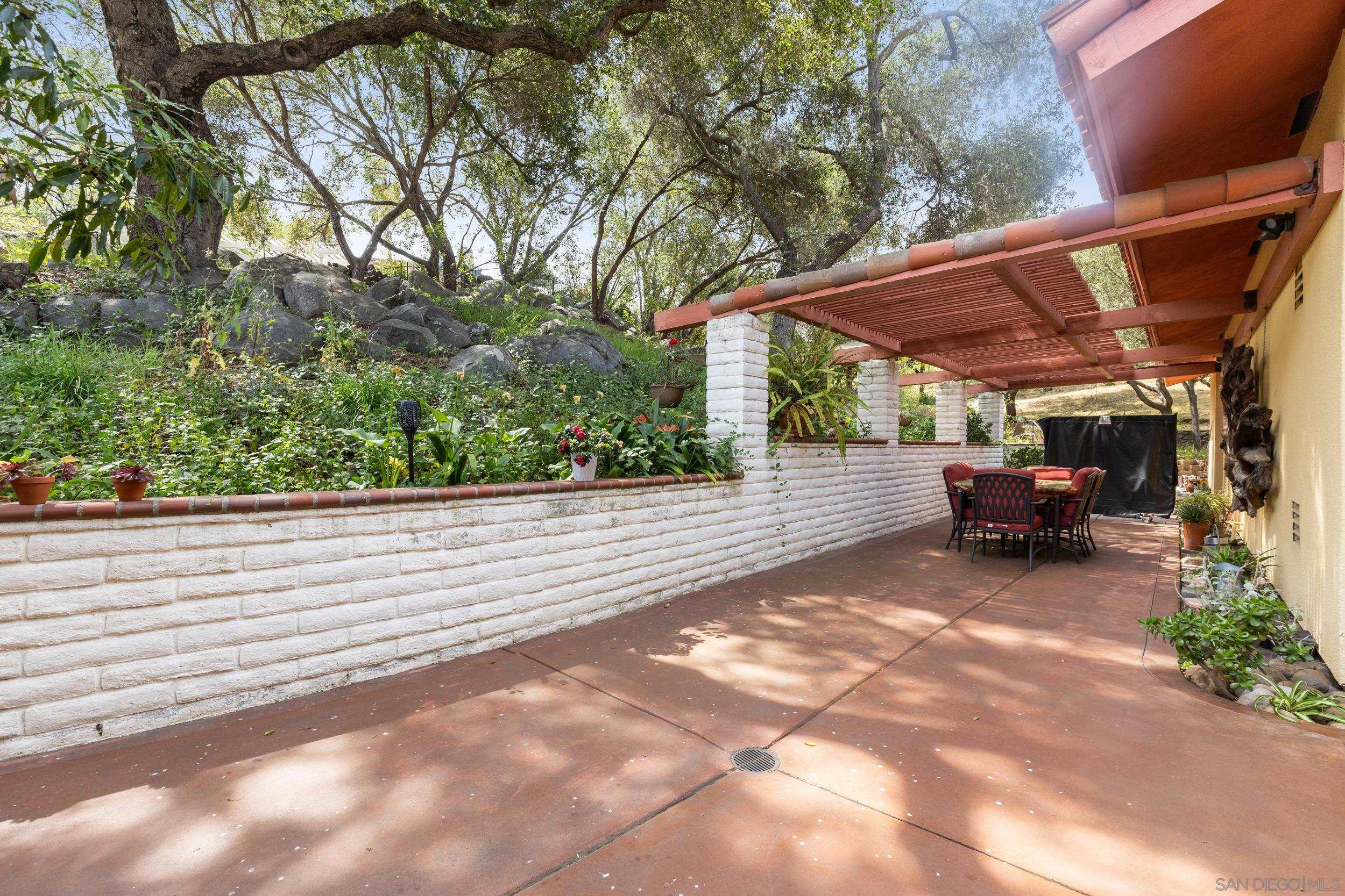 Detail Gallery Image 23 of 37 For 16257  Oak Creek Trl, Poway,  CA 92064 - 4 Beds | 2/1 Baths