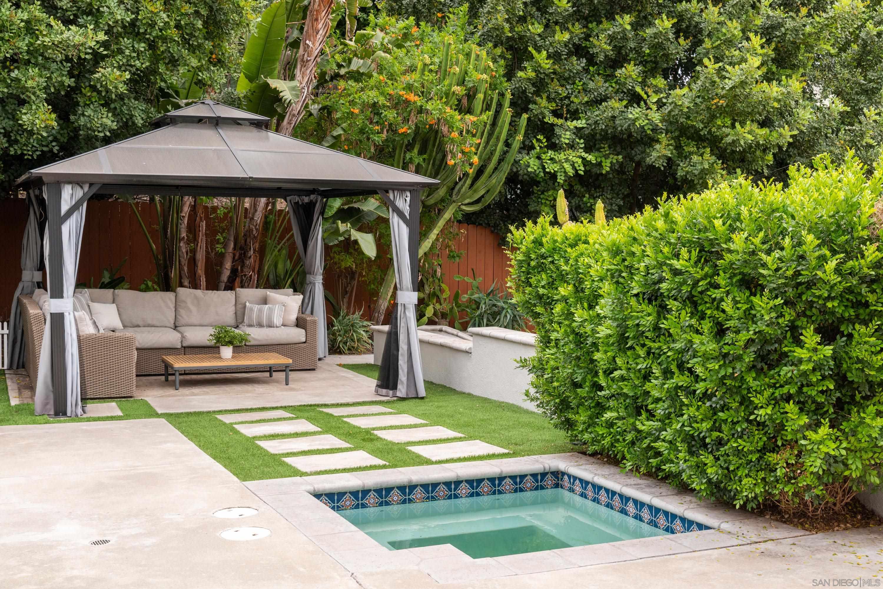 Detail Gallery Image 21 of 28 For 6739  Green Gables Ave, San Diego,  CA 92119 - 4 Beds | 3 Baths