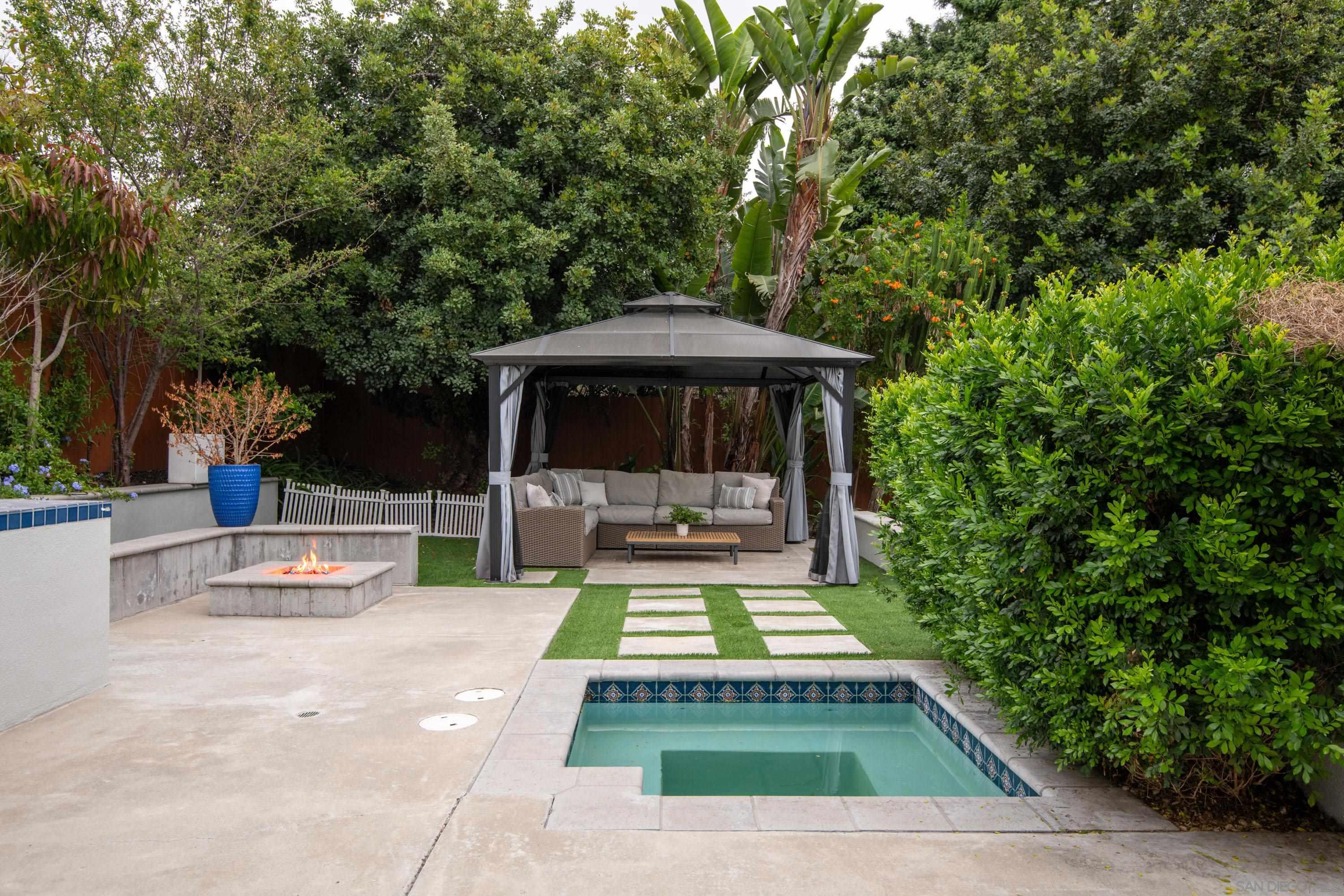 Detail Gallery Image 22 of 28 For 6739  Green Gables Ave, San Diego,  CA 92119 - 4 Beds | 3 Baths