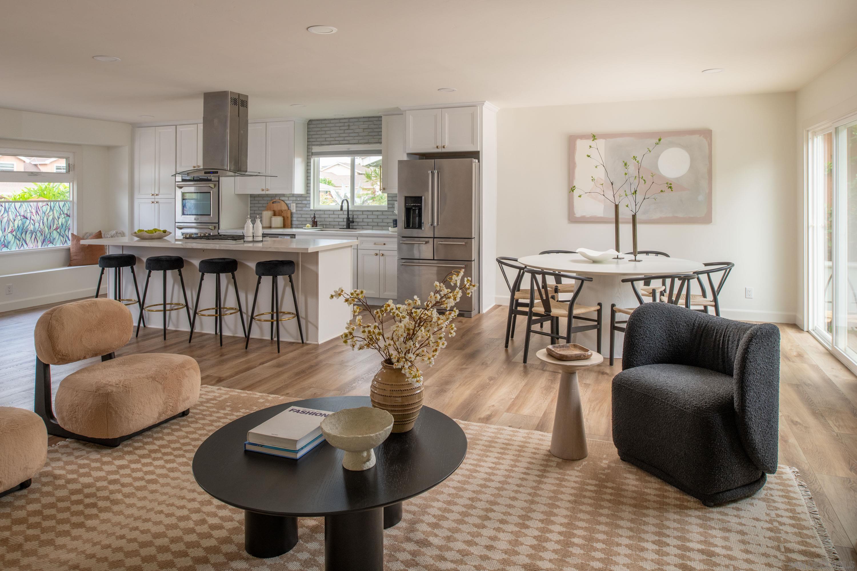 Detail Gallery Image 4 of 28 For 6739  Green Gables Ave, San Diego,  CA 92119 - 4 Beds | 3 Baths