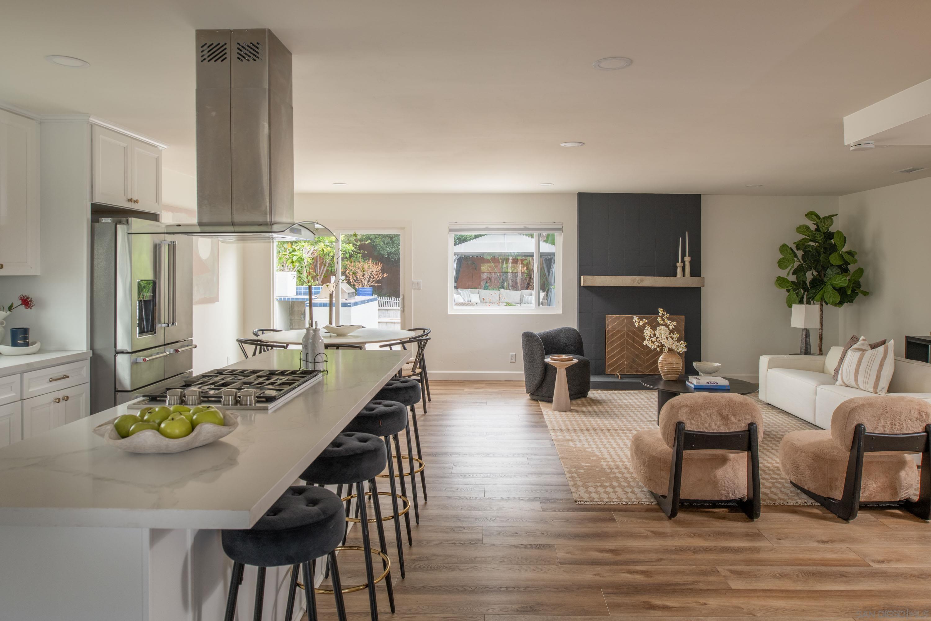 Detail Gallery Image 5 of 28 For 6739  Green Gables Ave, San Diego,  CA 92119 - 4 Beds | 3 Baths