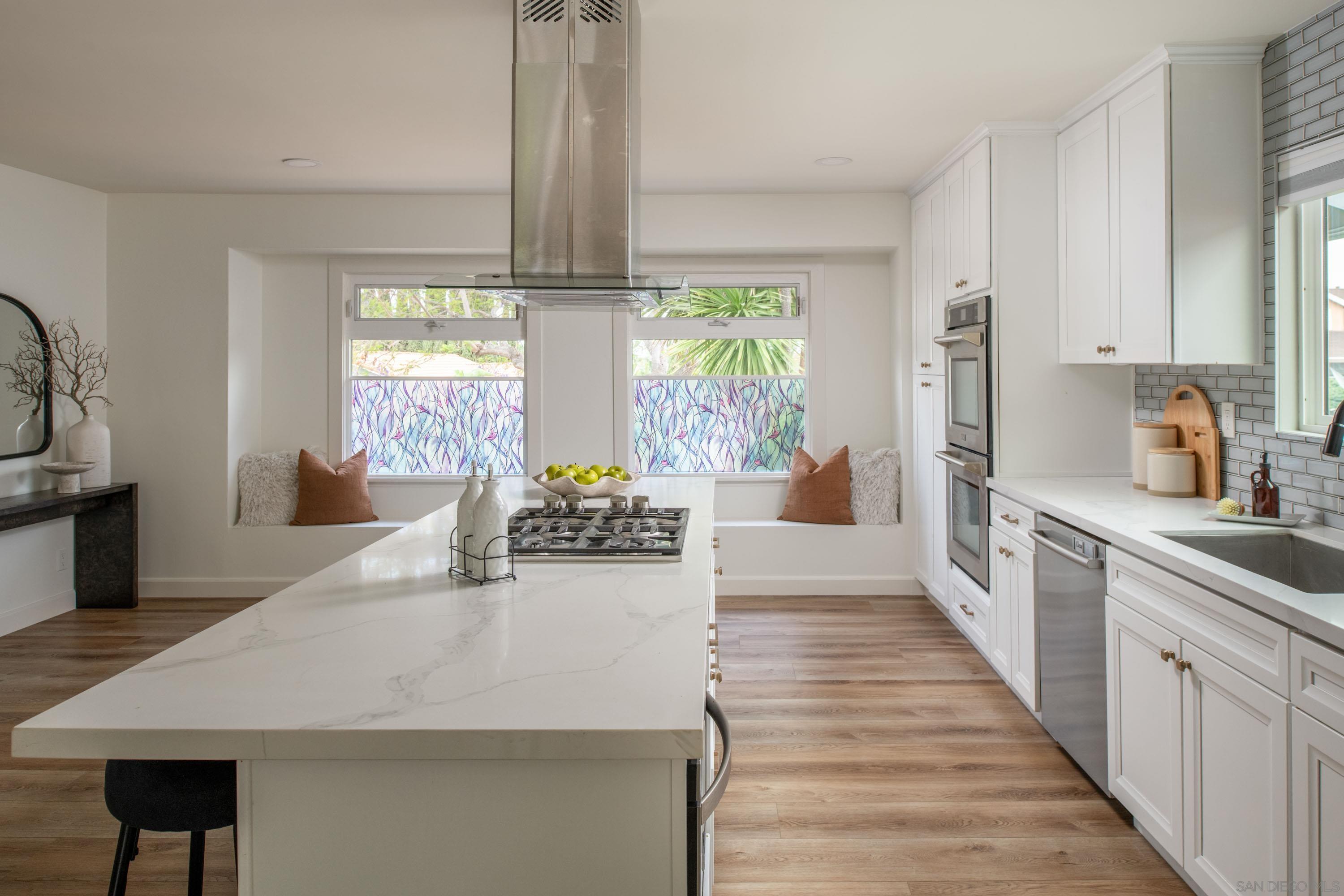 Detail Gallery Image 7 of 28 For 6739  Green Gables Ave, San Diego,  CA 92119 - 4 Beds | 3 Baths