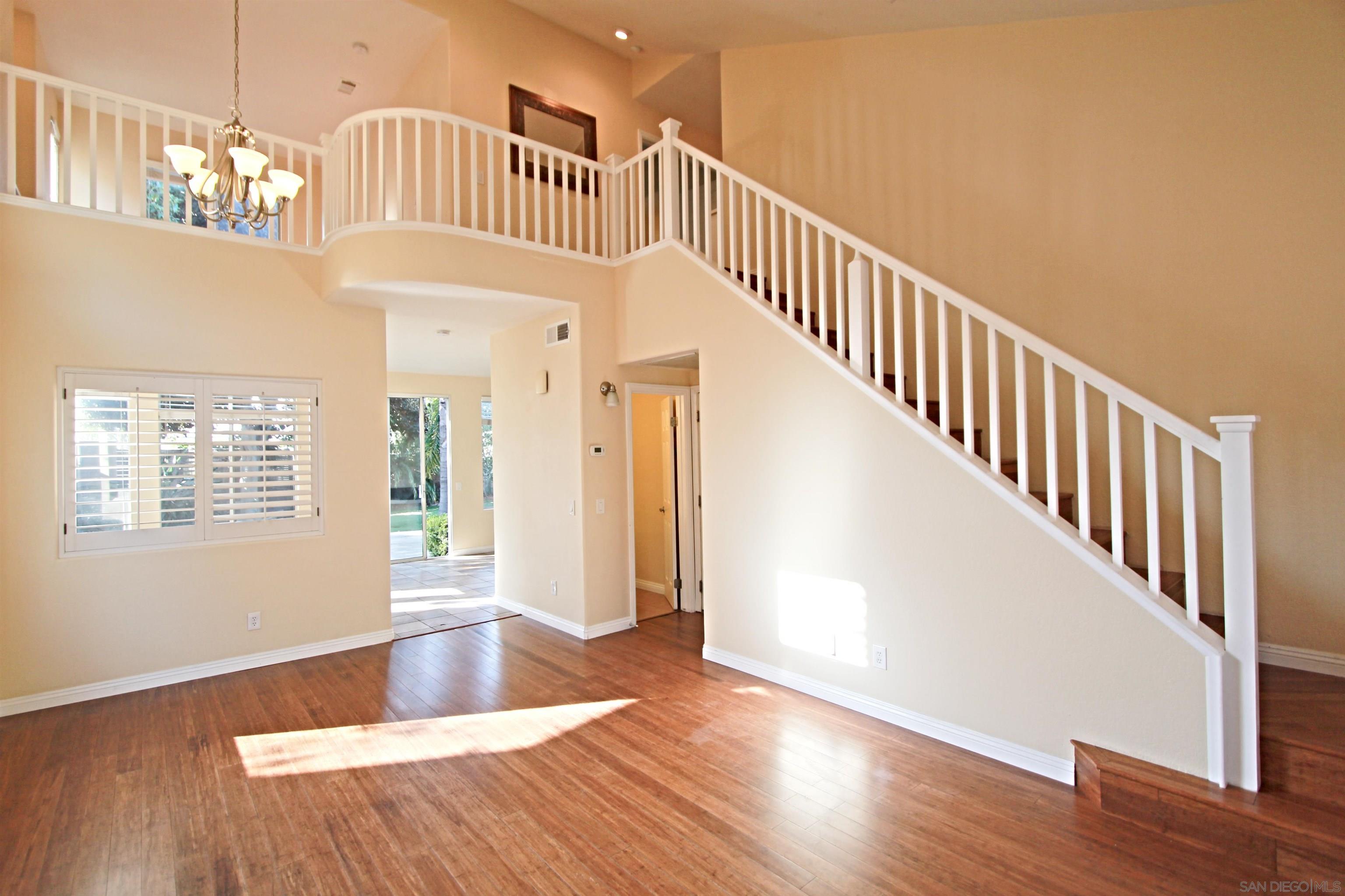 Detail Gallery Image 2 of 25 For 4065  Ivey Vista, Oceanside,  CA 92057 - 3 Beds | 2/1 Baths