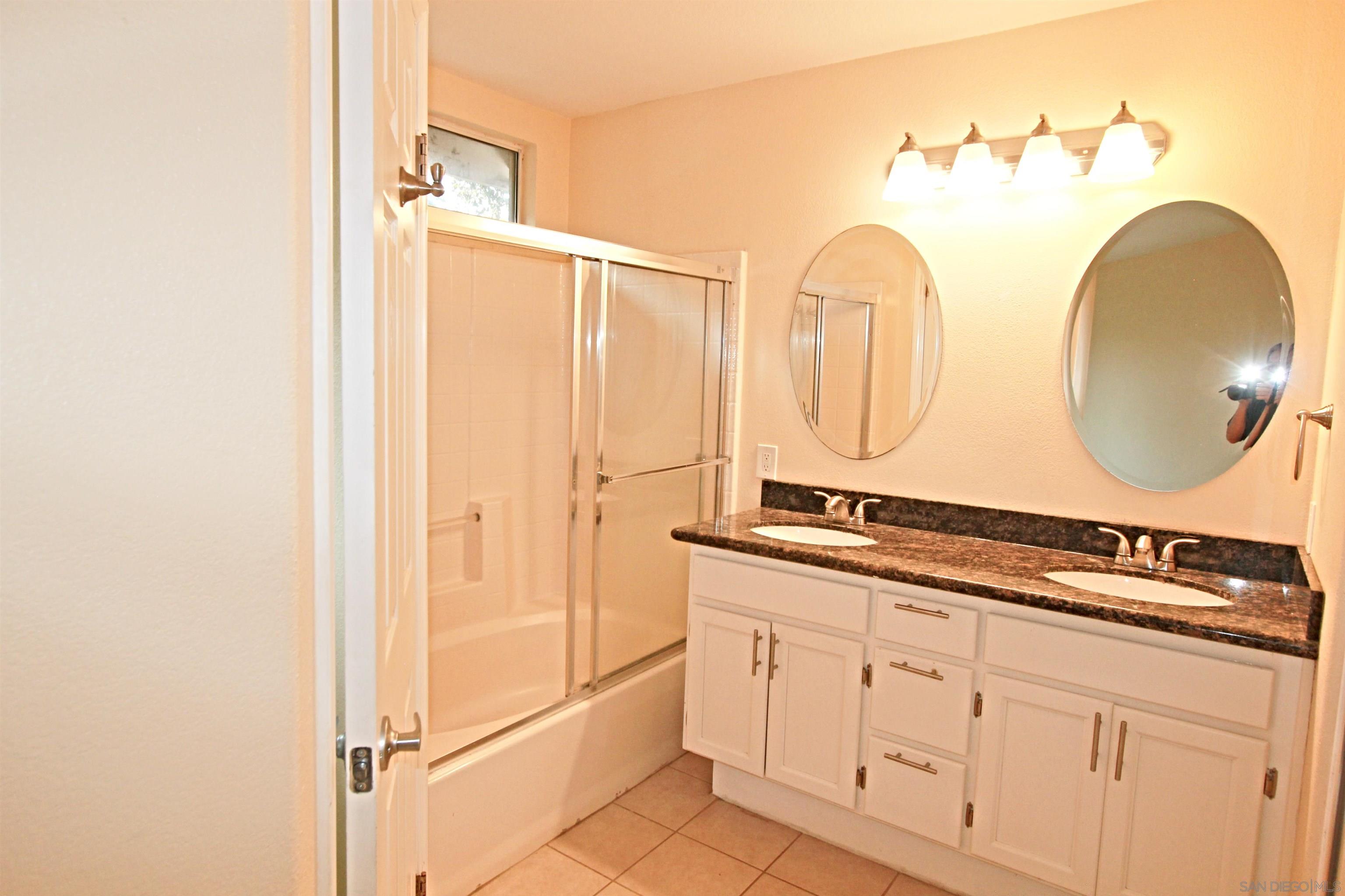Detail Gallery Image 16 of 25 For 4065  Ivey Vista, Oceanside,  CA 92057 - 3 Beds | 2/1 Baths
