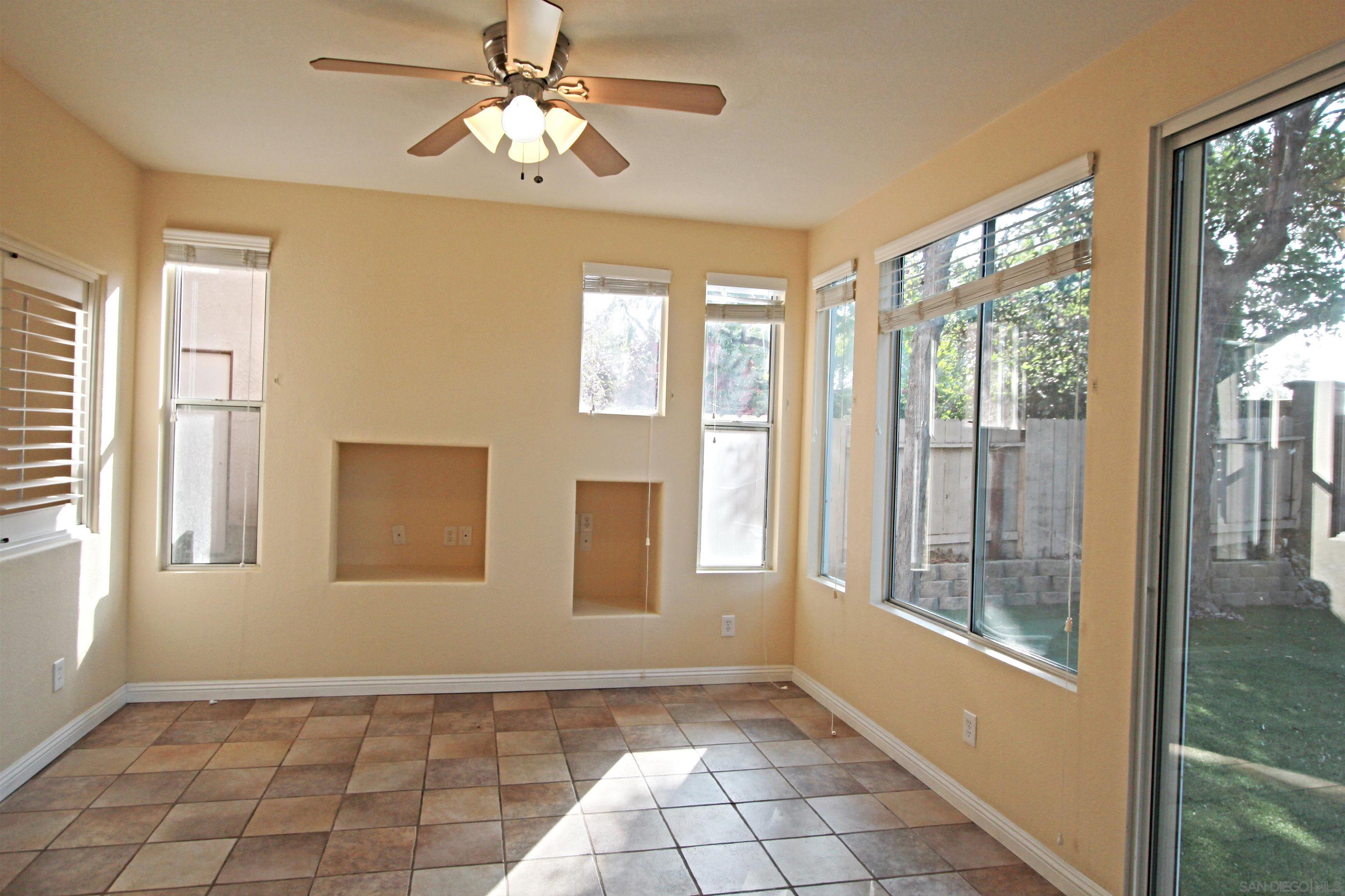 Detail Gallery Image 8 of 25 For 4065  Ivey Vista, Oceanside,  CA 92057 - 3 Beds | 2/1 Baths