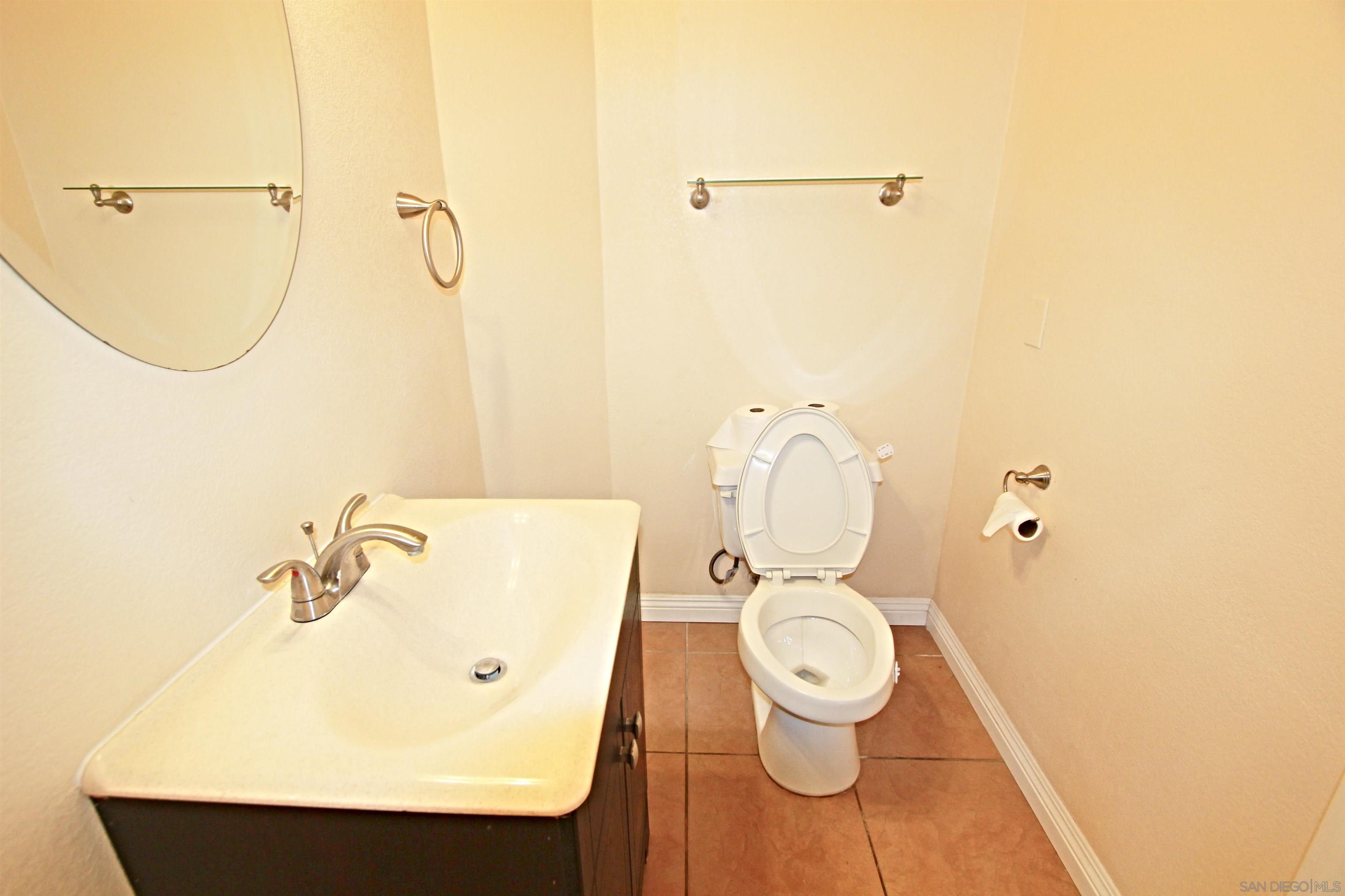 Detail Gallery Image 10 of 25 For 4065  Ivey Vista, Oceanside,  CA 92057 - 3 Beds | 2/1 Baths