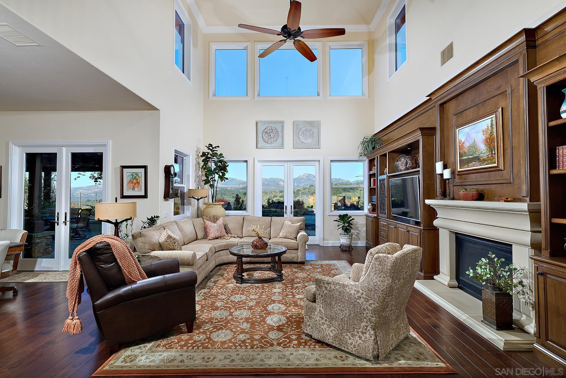 Detail Gallery Image 16 of 45 For 15792  via Santa Pradera, San Diego,  CA 92131 - 6 Beds | 5/1 Baths