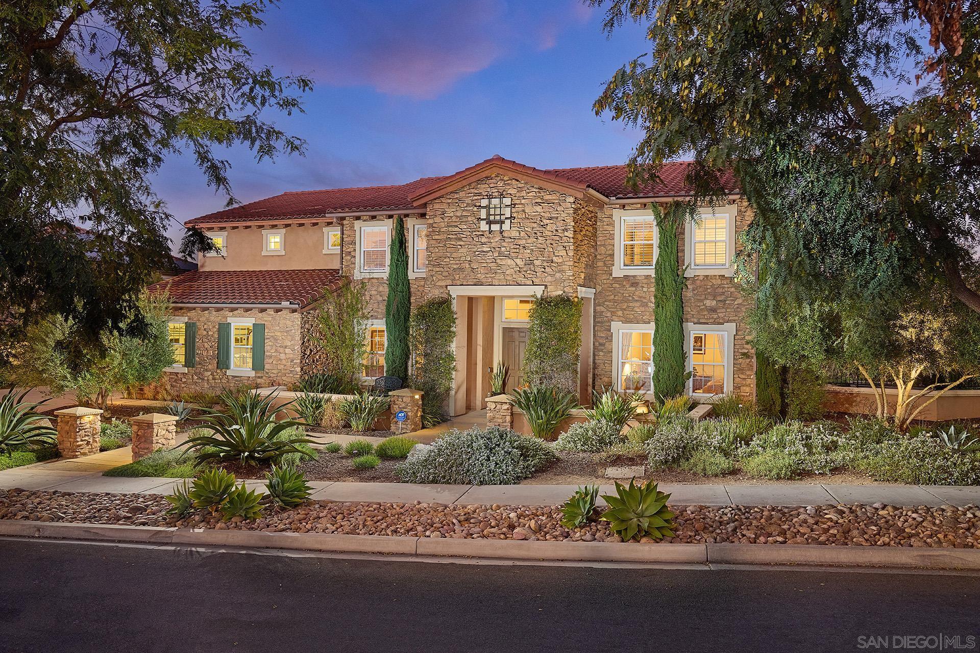 Detail Gallery Image 3 of 45 For 15792  via Santa Pradera, San Diego,  CA 92131 - 6 Beds | 5/1 Baths