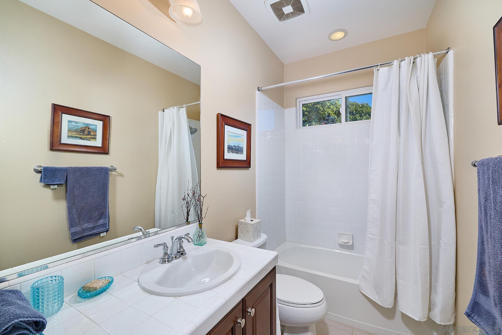 Detail Gallery Image 26 of 45 For 15792  via Santa Pradera, San Diego,  CA 92131 - 6 Beds | 5/1 Baths