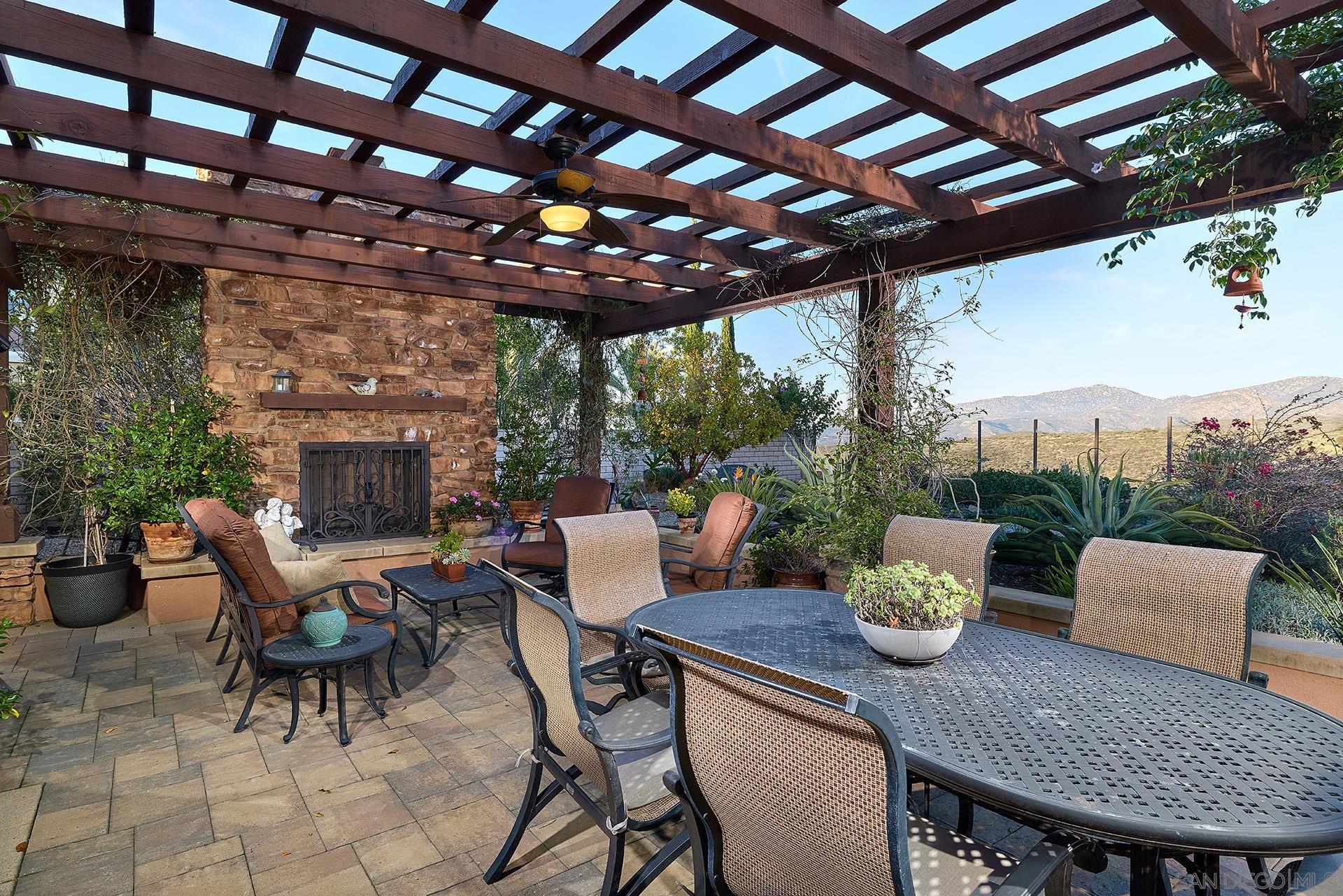 Detail Gallery Image 32 of 45 For 15792  via Santa Pradera, San Diego,  CA 92131 - 6 Beds | 5/1 Baths