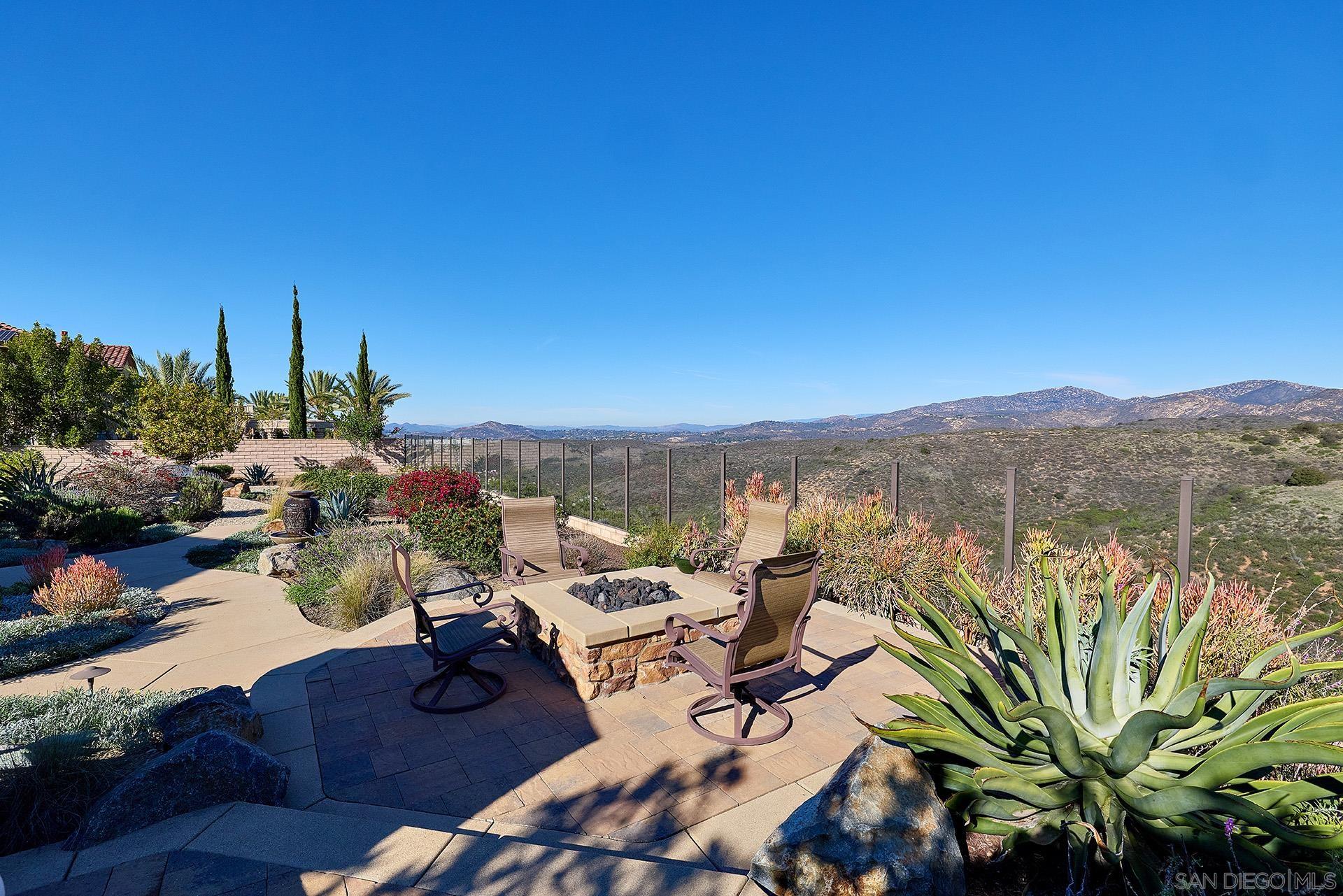 Detail Gallery Image 35 of 45 For 15792  via Santa Pradera, San Diego,  CA 92131 - 6 Beds | 5/1 Baths