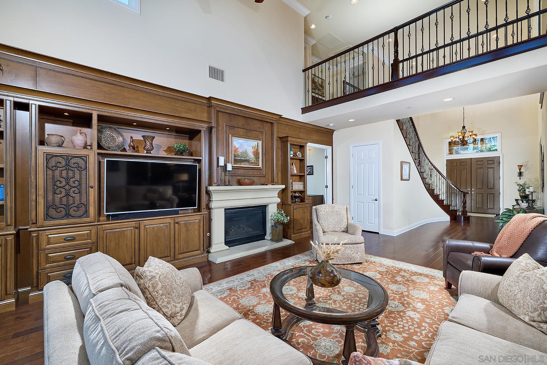 Detail Gallery Image 10 of 45 For 15792  via Santa Pradera, San Diego,  CA 92131 - 6 Beds | 5/1 Baths