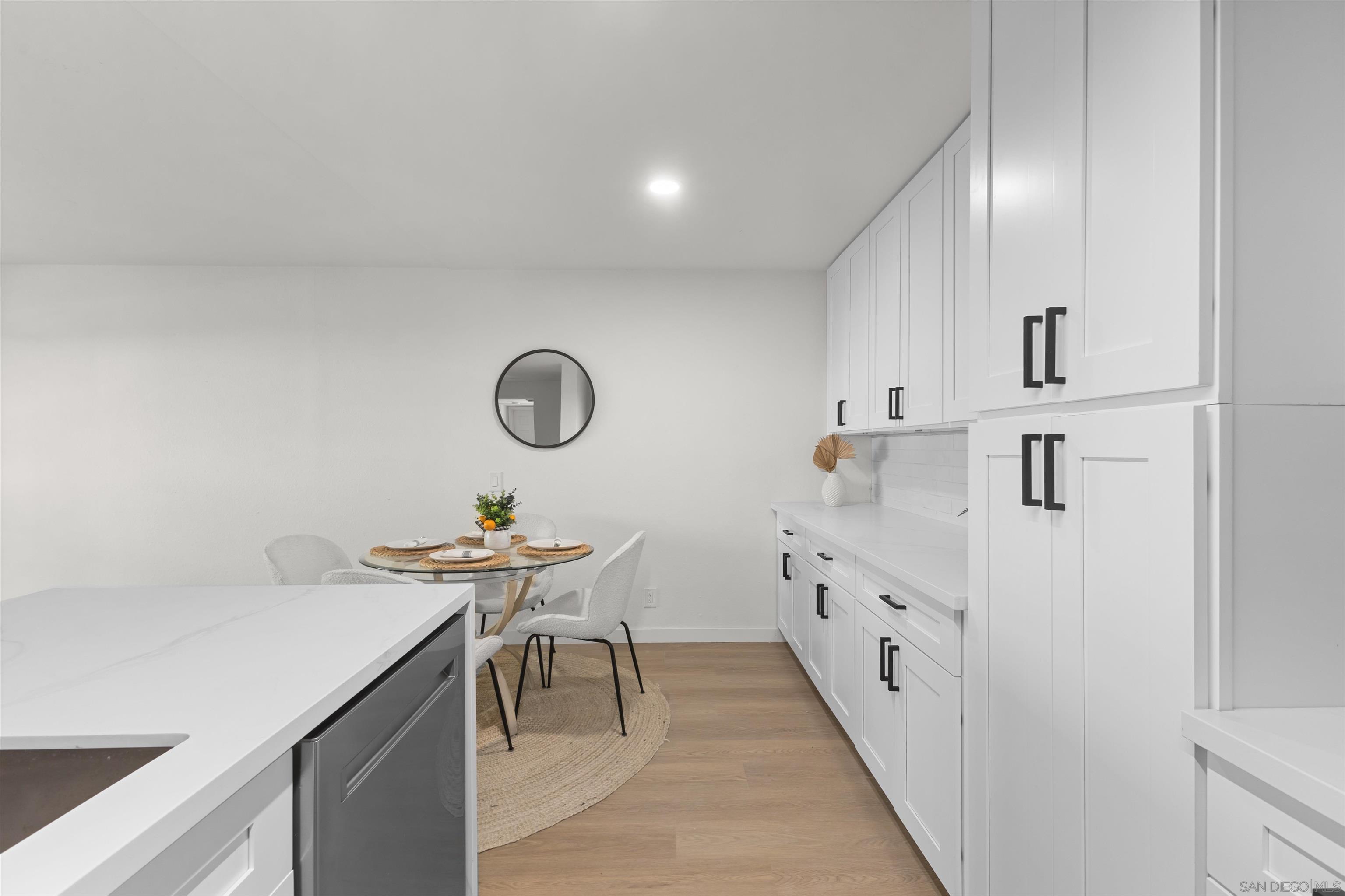 Detail Gallery Image 12 of 23 For 10225  Caminito Cuervo  #125,  San Diego,  CA 92108 - 2 Beds | 2 Baths