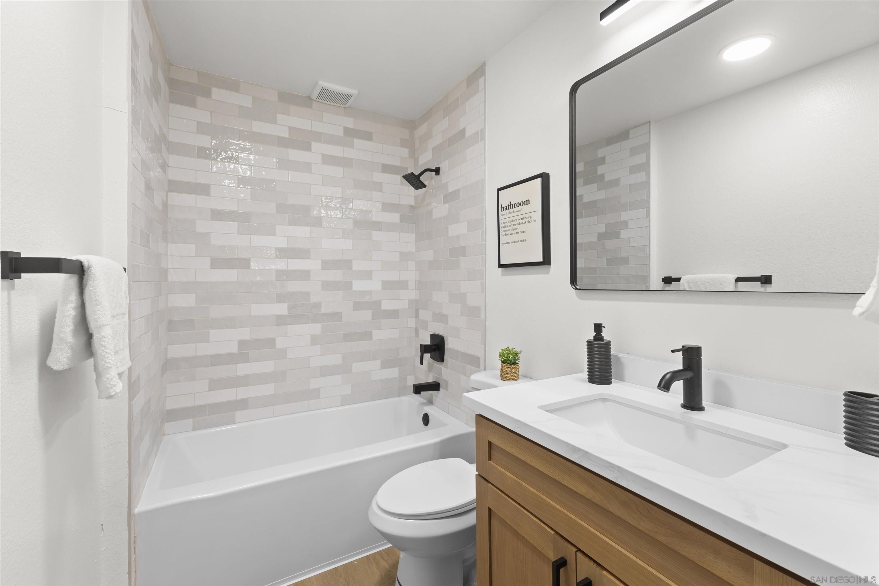 Detail Gallery Image 6 of 21 For 10225  Caminito Cuervo  #125,  San Diego,  CA 92108 - 2 Beds | 2 Baths