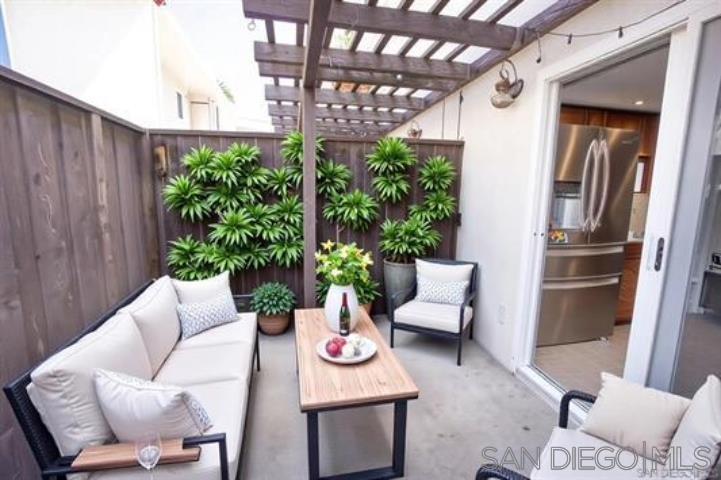 Detail Gallery Image 7 of 34 For 4219  Felton  #2,  San Diego,  CA 92104 - 3 Beds | 2/1 Baths