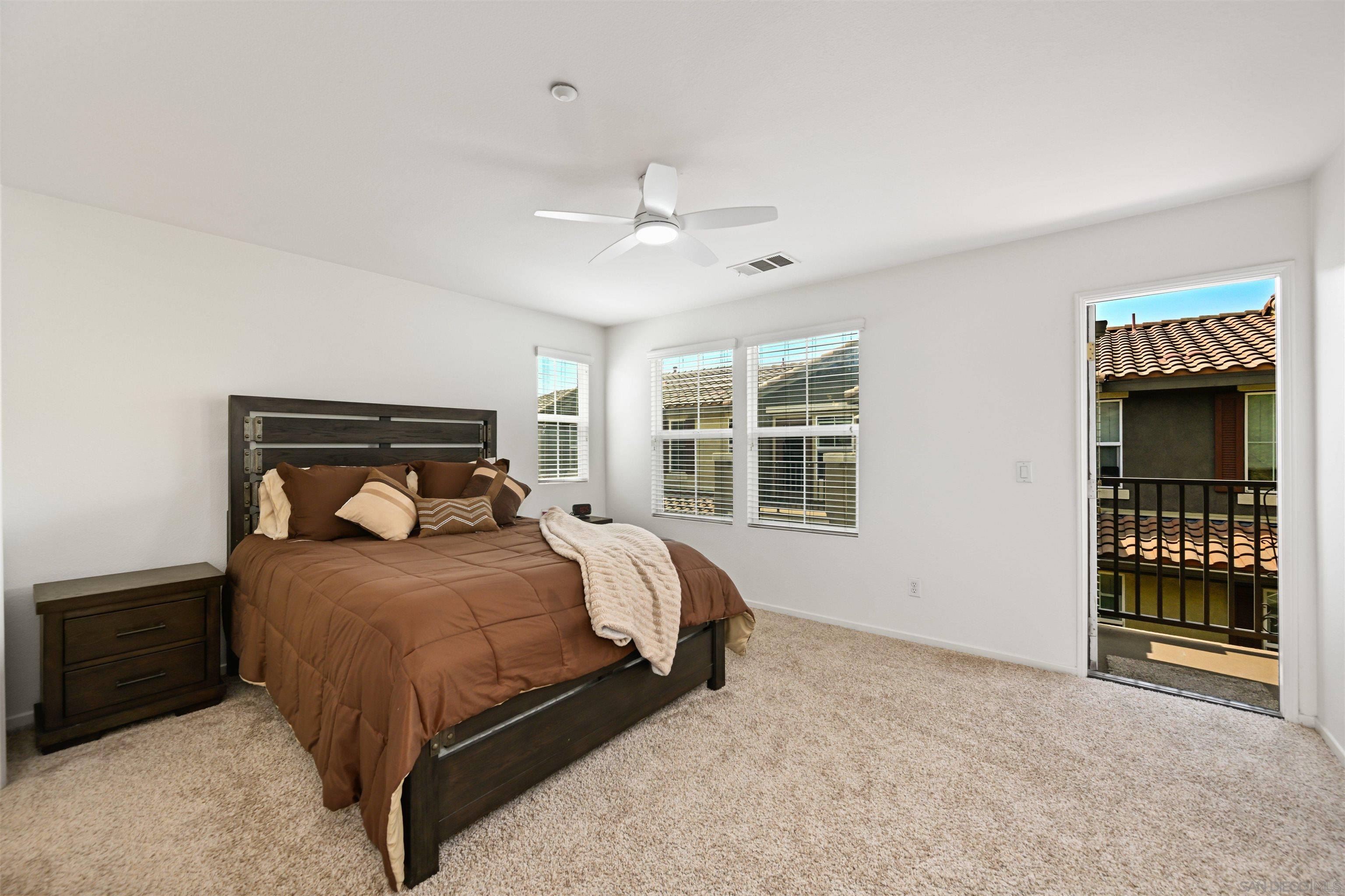 Detail Gallery Image 14 of 31 For 8806  Appleblossom  #6,  Santee,  CA 92071 - 4 Beds | 4 Baths