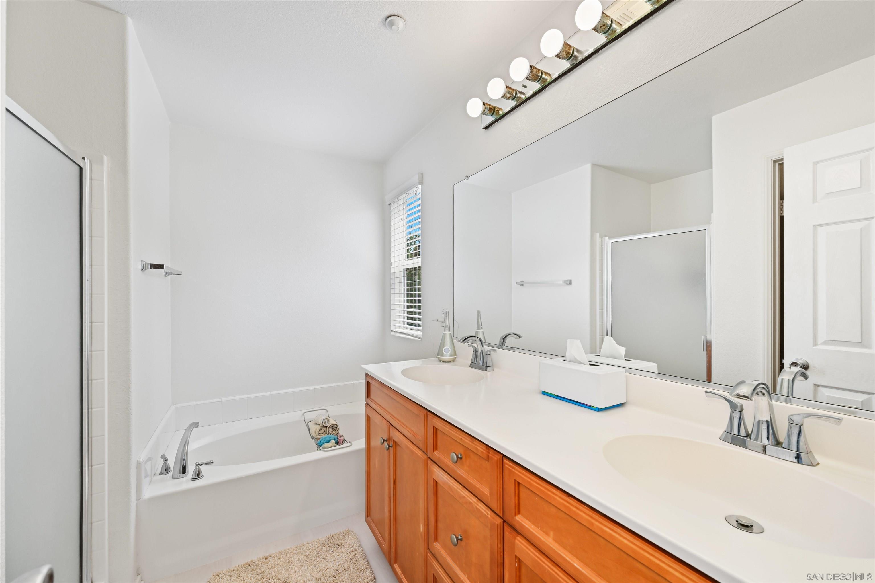 Detail Gallery Image 15 of 31 For 8806  Appleblossom  #6,  Santee,  CA 92071 - 4 Beds | 4 Baths