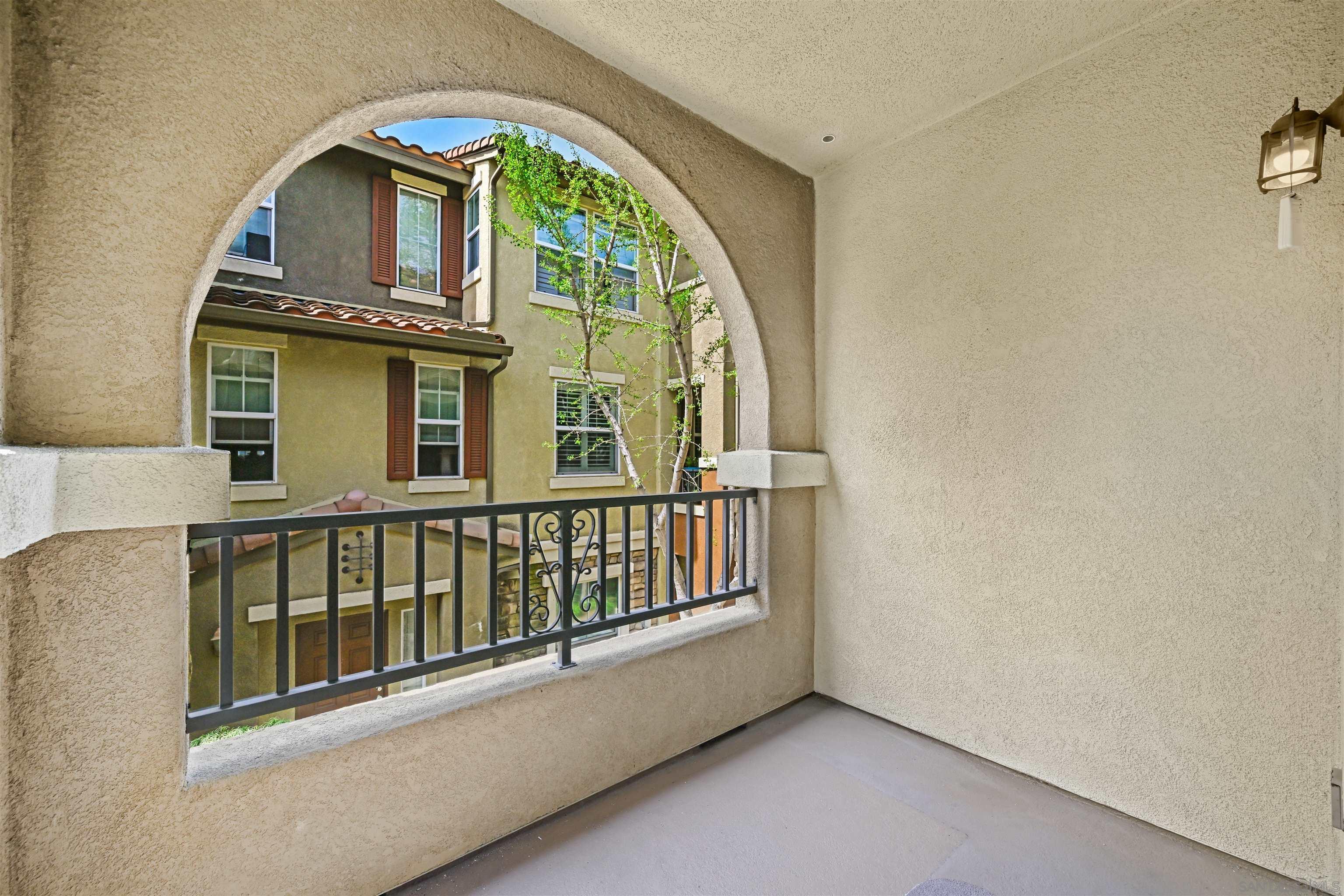 Detail Gallery Image 17 of 31 For 8806  Appleblossom  #6,  Santee,  CA 92071 - 4 Beds | 4 Baths