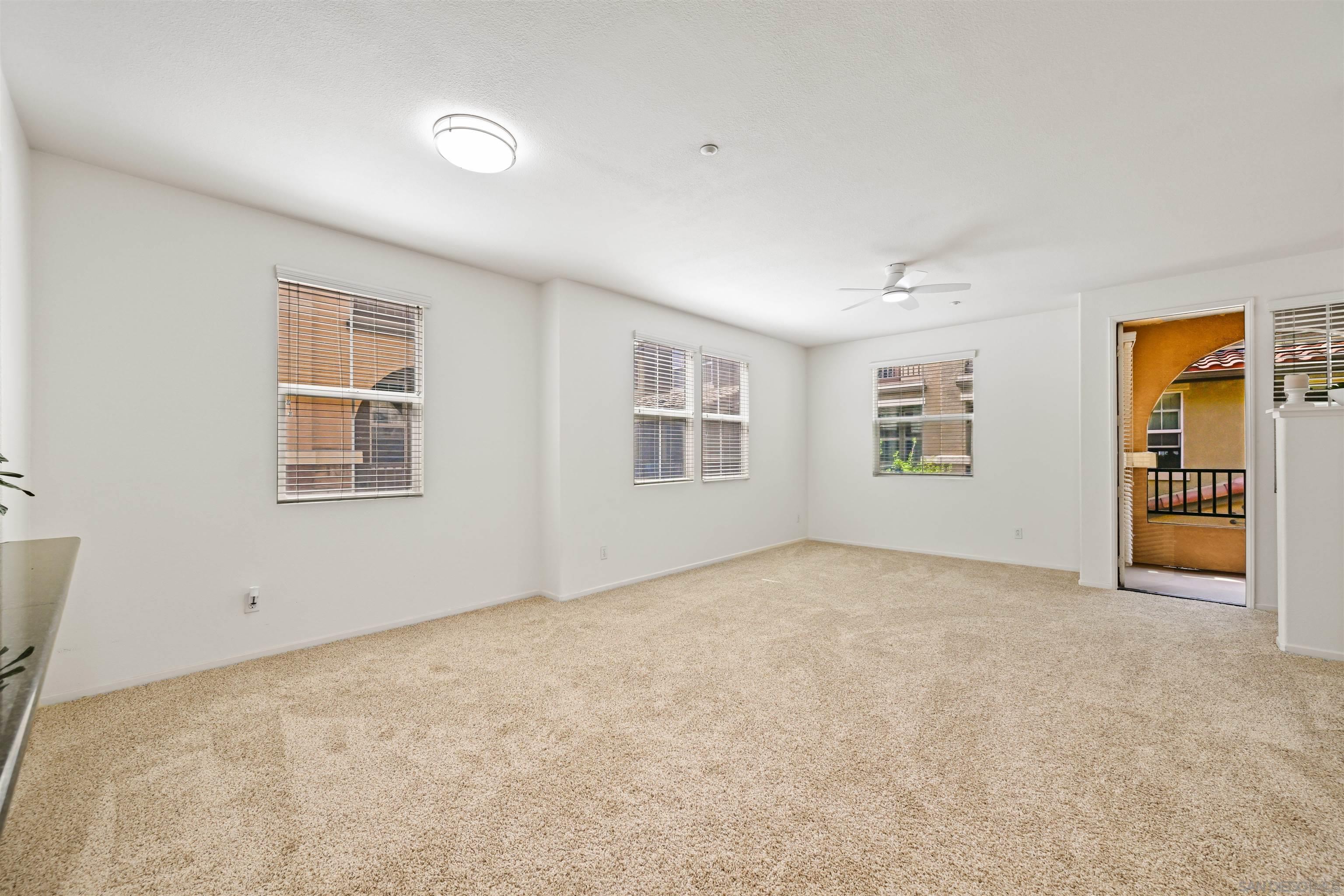 Detail Gallery Image 3 of 31 For 8806  Appleblossom  #6,  Santee,  CA 92071 - 4 Beds | 4 Baths