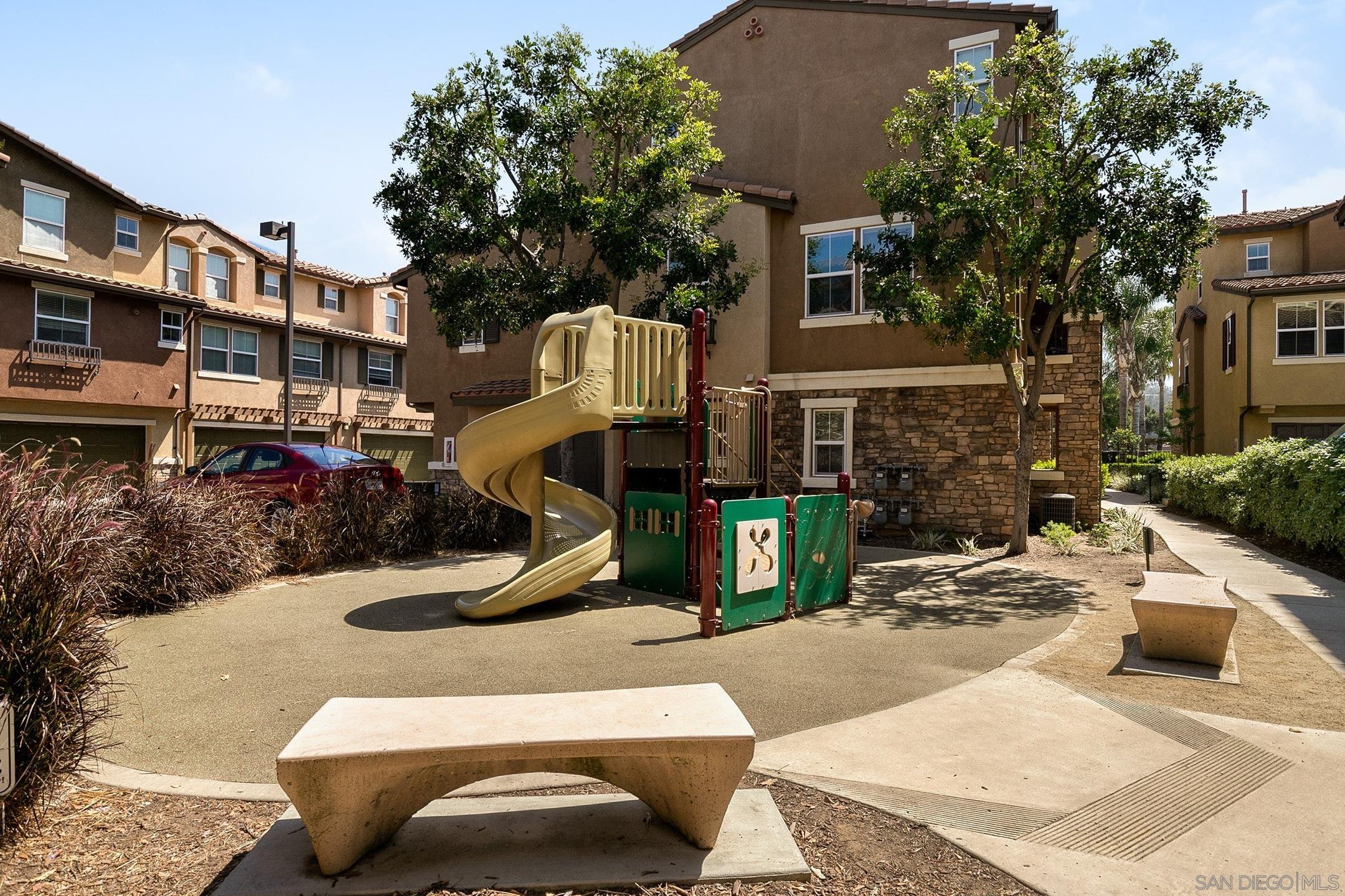 Detail Gallery Image 31 of 31 For 8806  Appleblossom  #6,  Santee,  CA 92071 - 4 Beds | 4 Baths