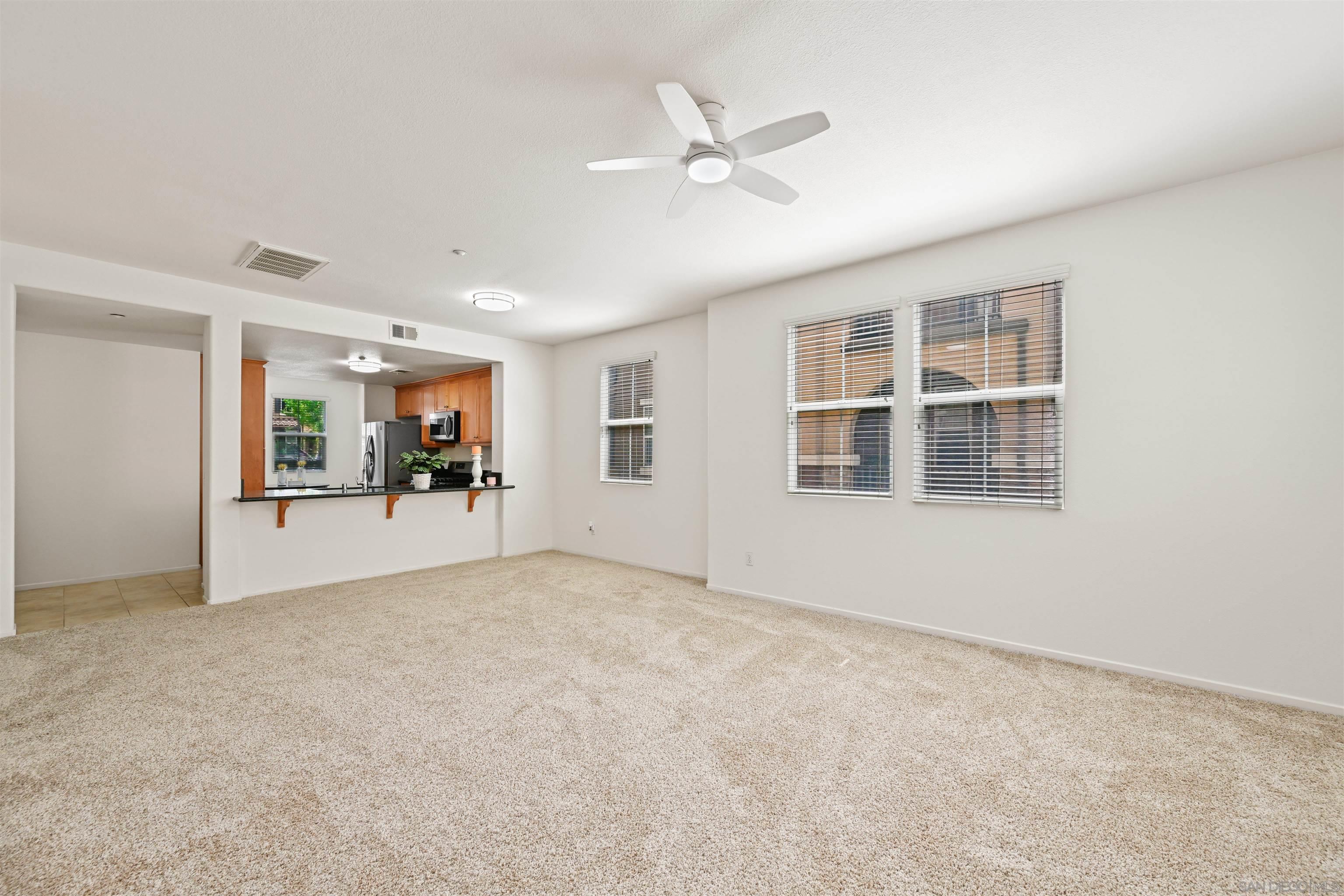 Detail Gallery Image 5 of 31 For 8806  Appleblossom  #6,  Santee,  CA 92071 - 4 Beds | 4 Baths